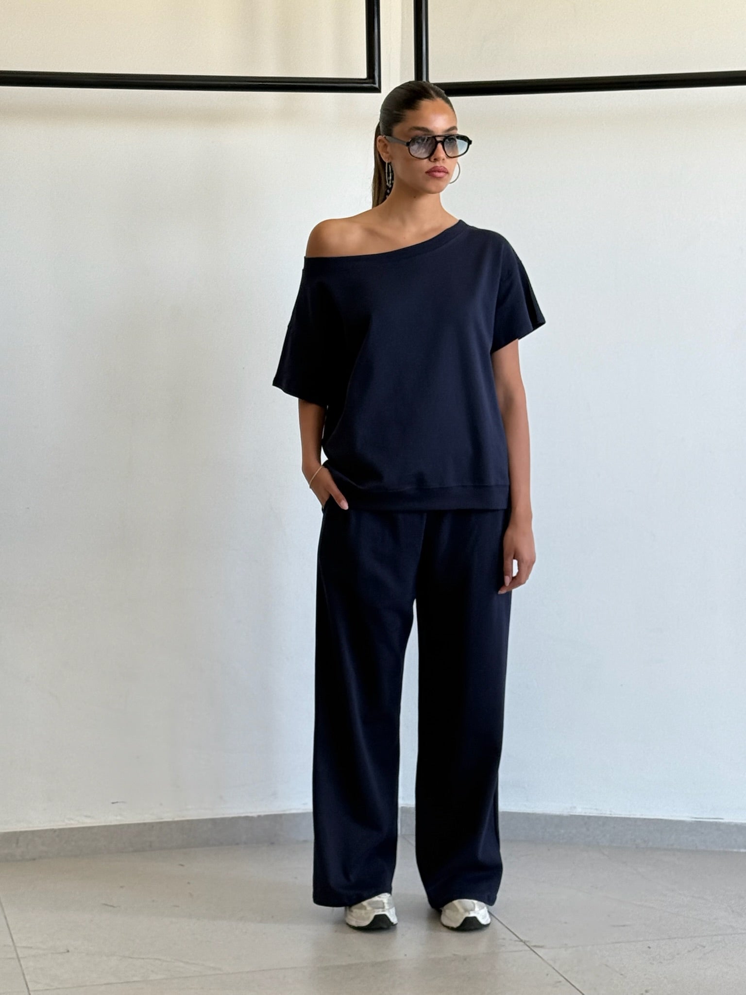 חליפת סול כחול כהה