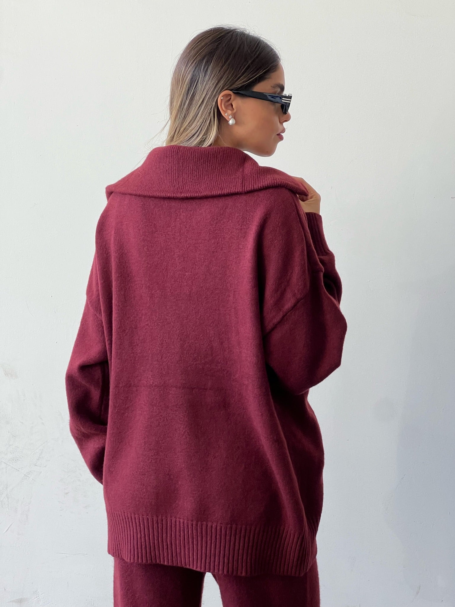 חליפת סריג היילי בורדו