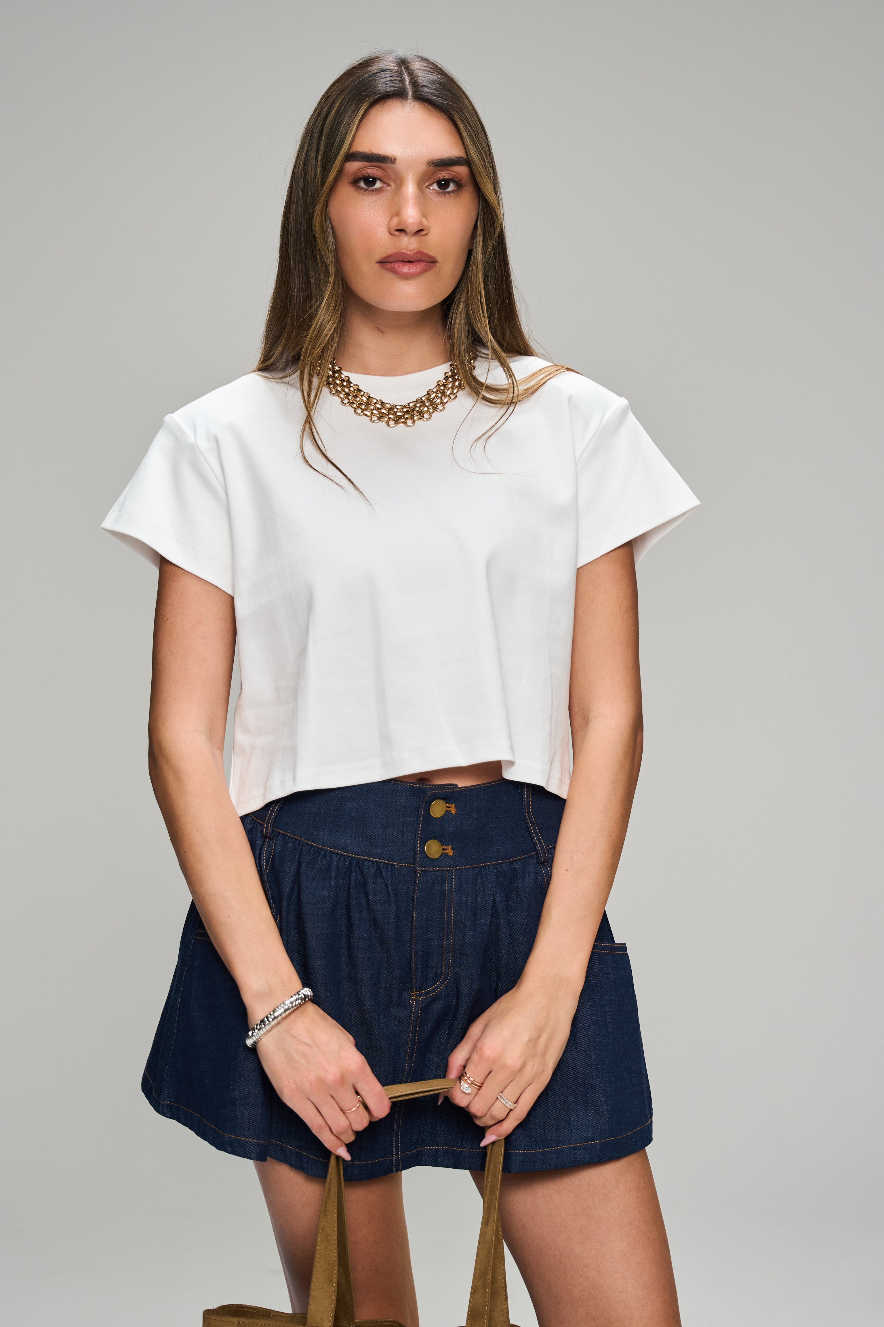 חולצת בילי לבן