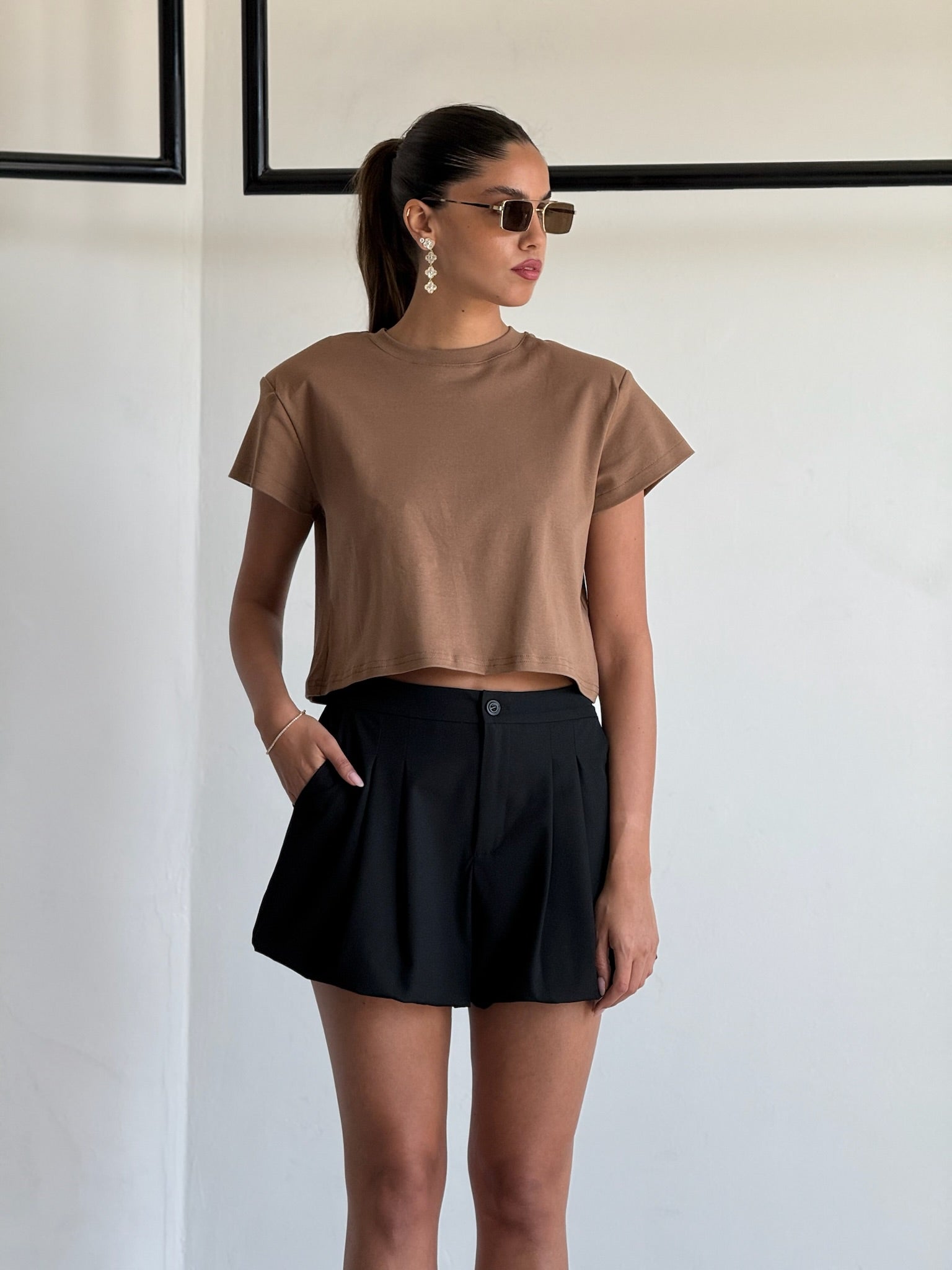 חולצת בילי חום