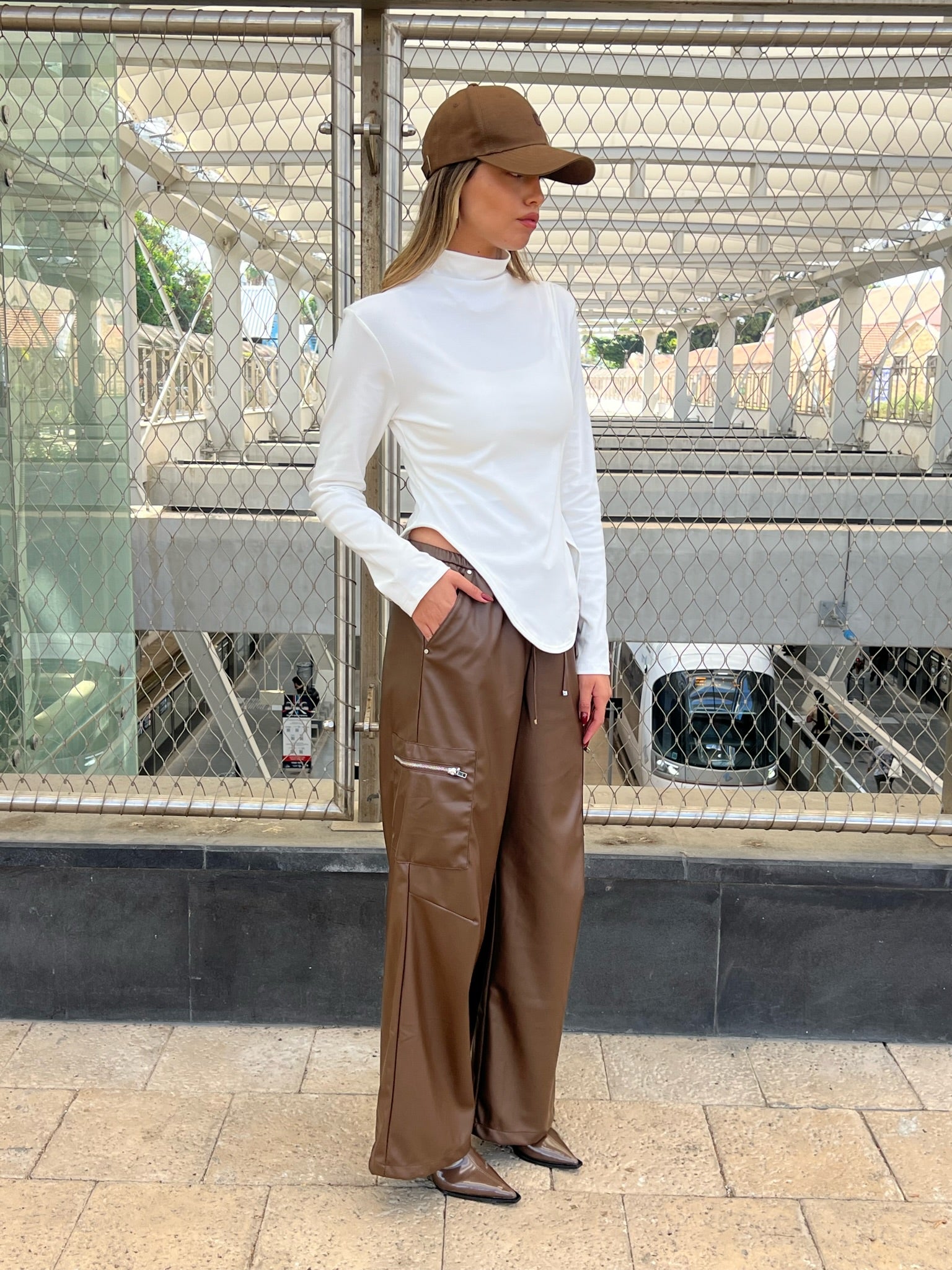 חולצת אביאור לבן