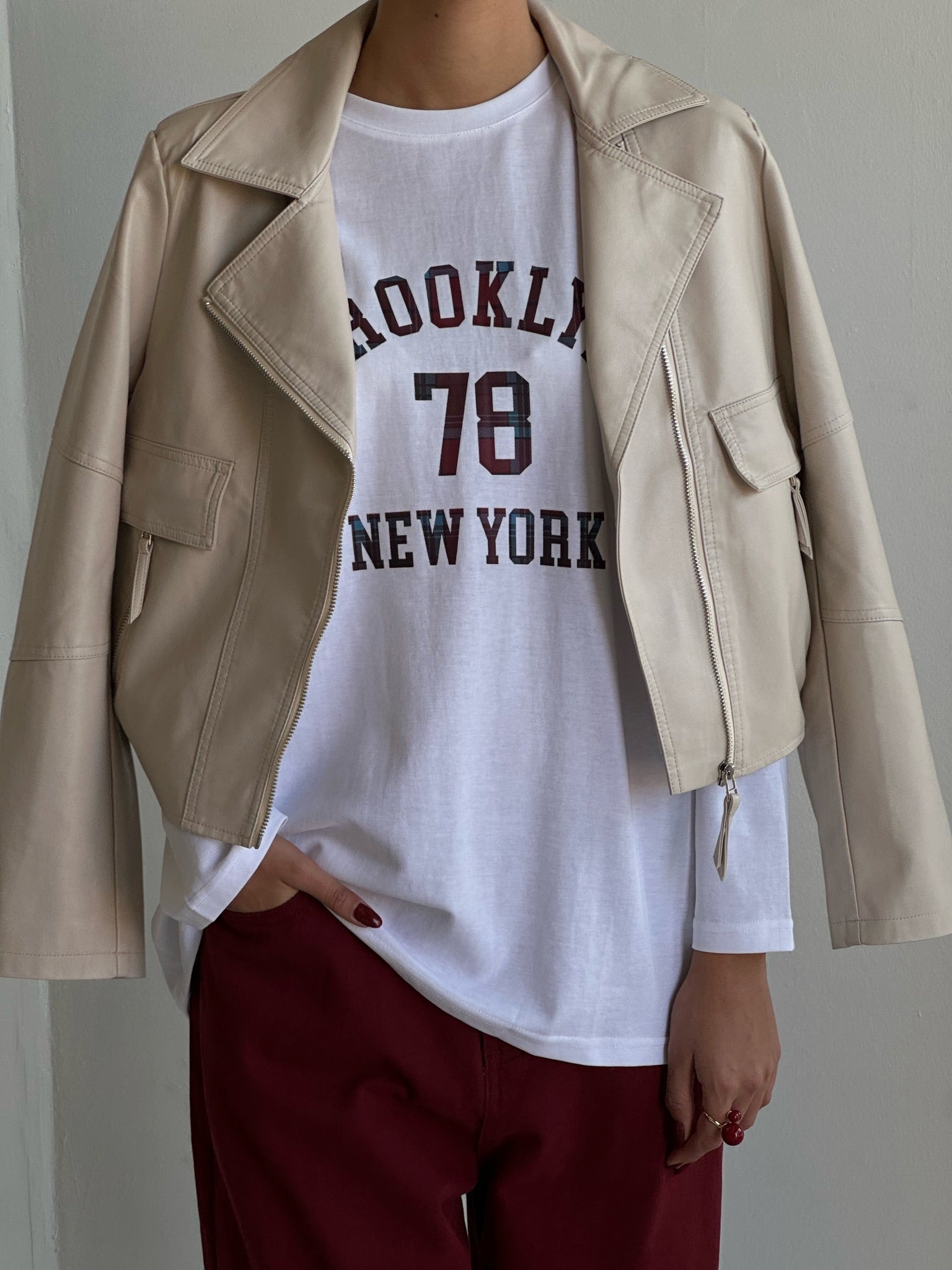 ג׳קט אוליביה דמוי עור שמנת