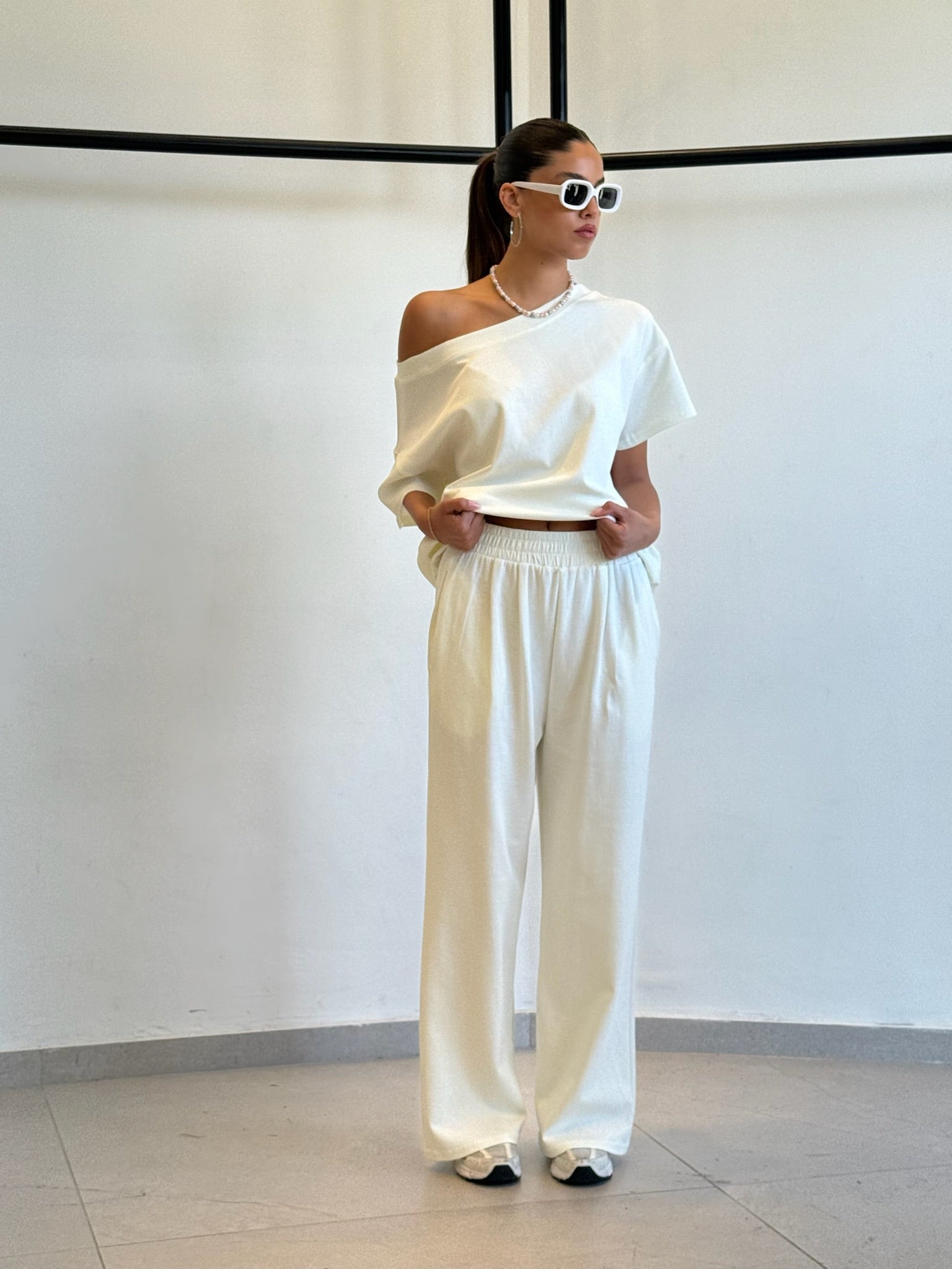 חליפת סול לבן