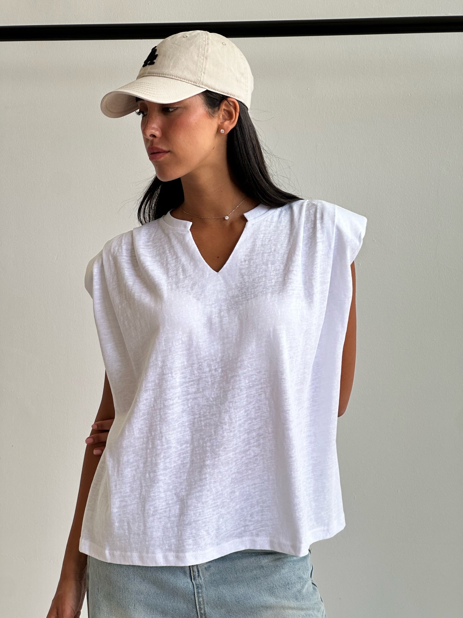 חולצת אורי לבן