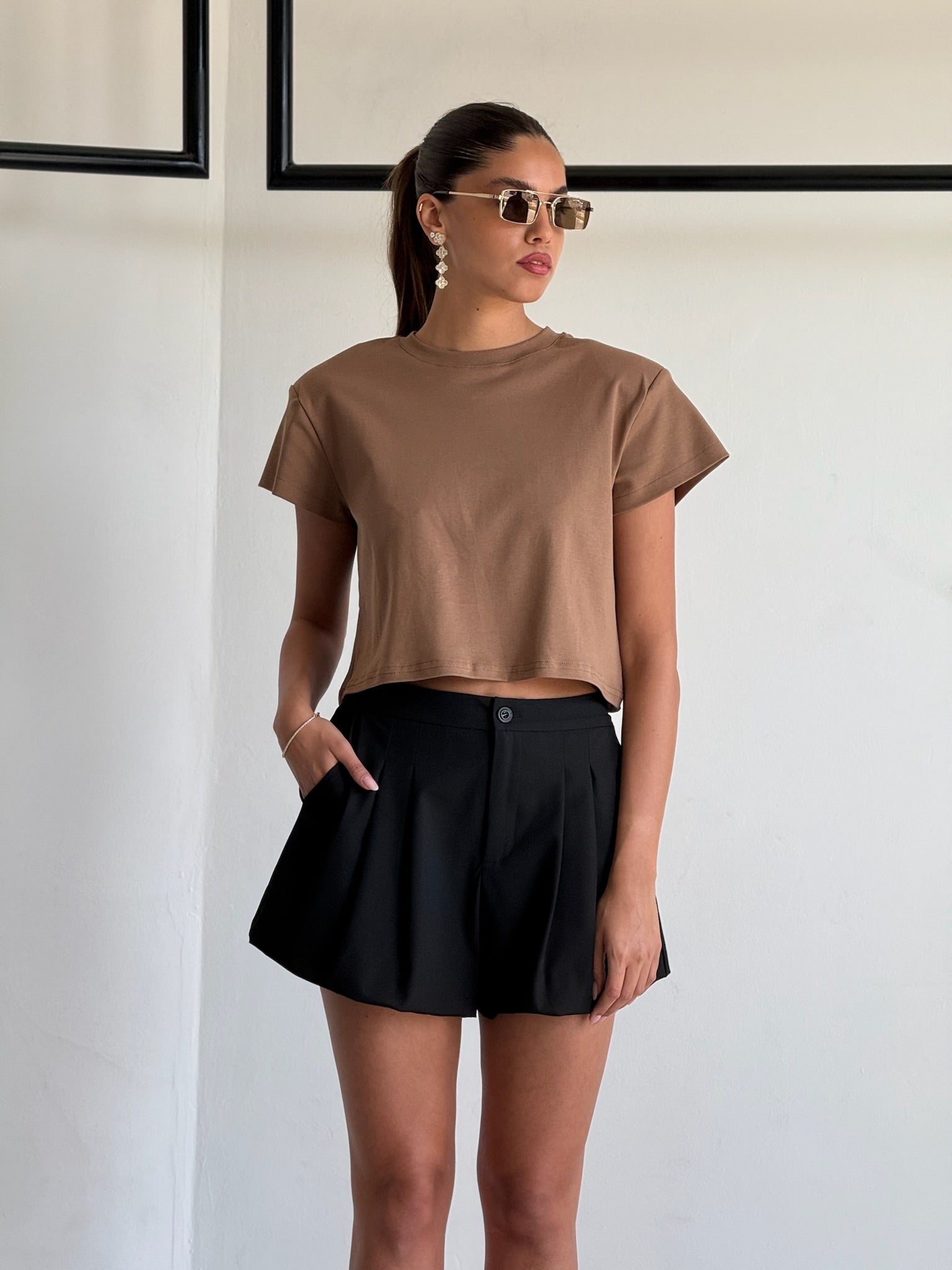 חולצת בילי חום