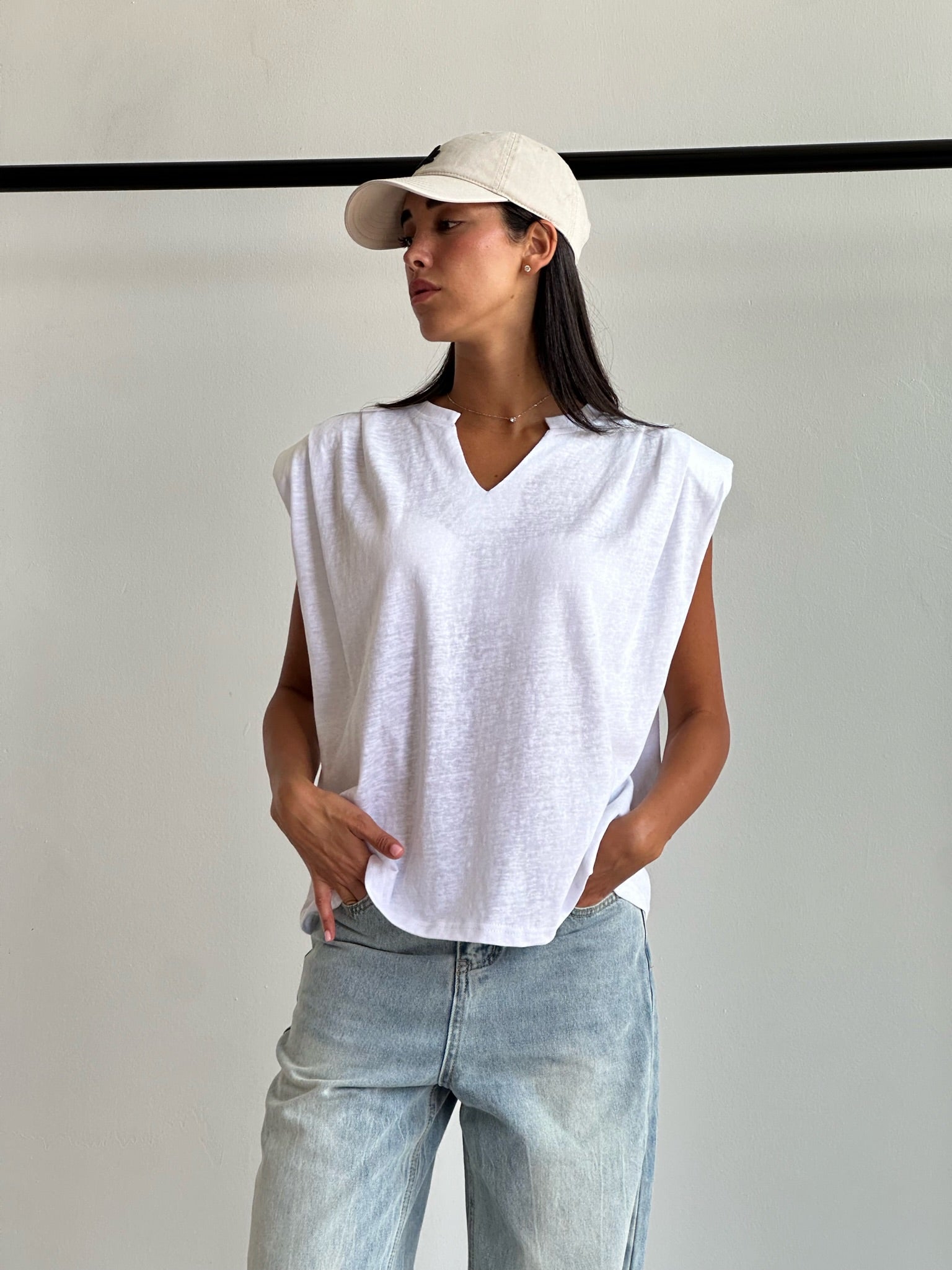 חולצת אורי לבן