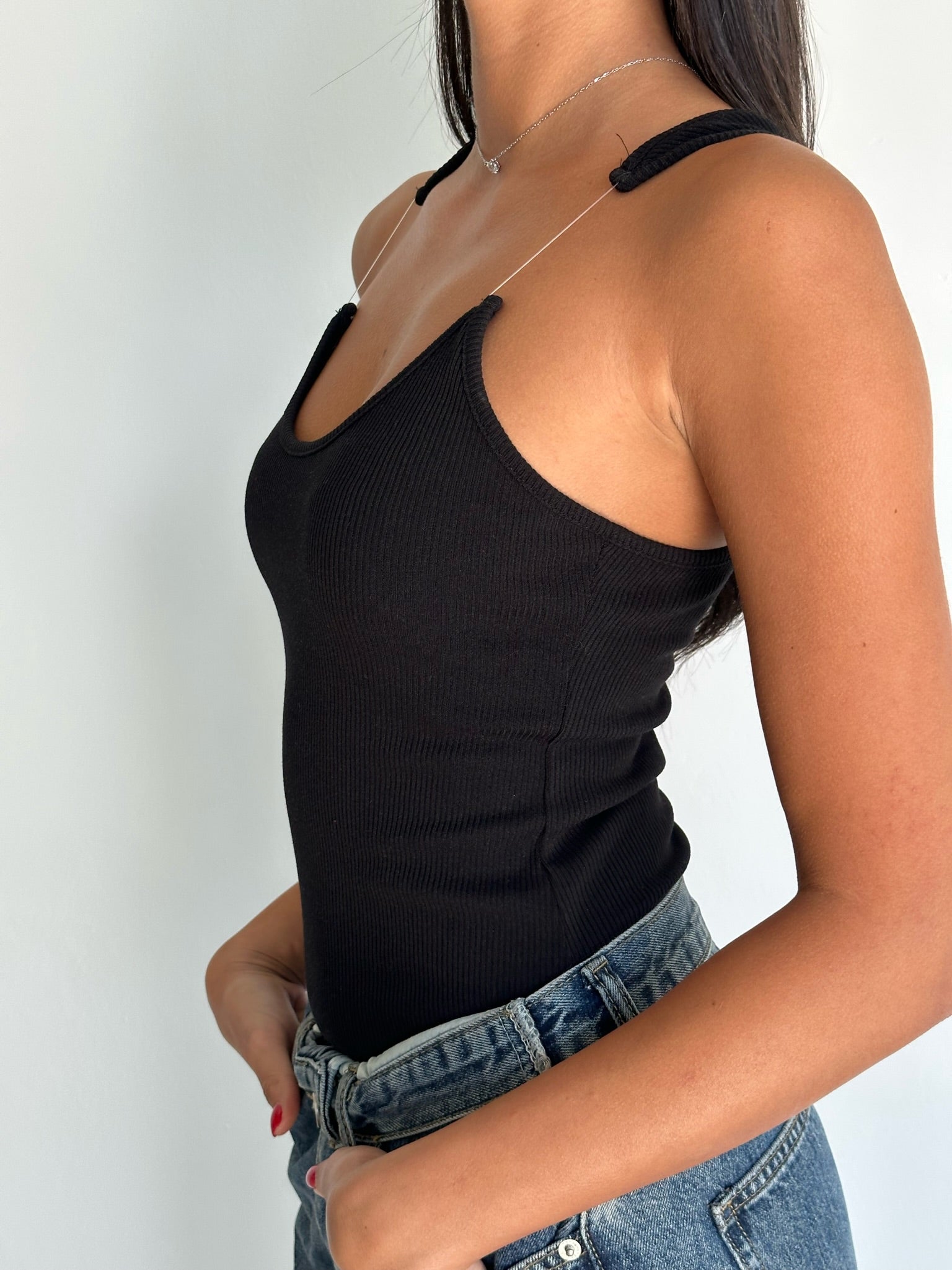 גופיית קלואה שחור