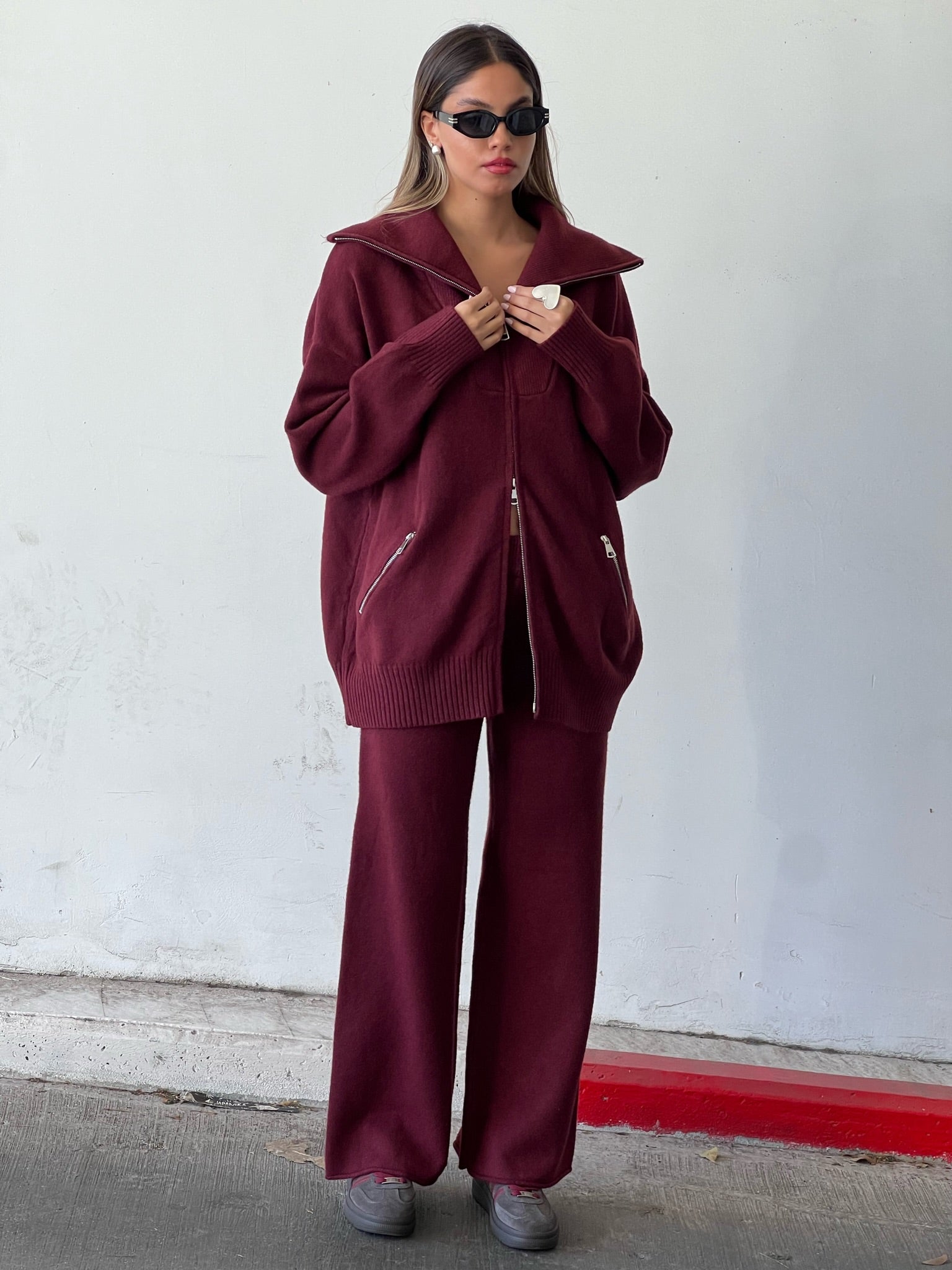 חליפת סריג היילי בורדו