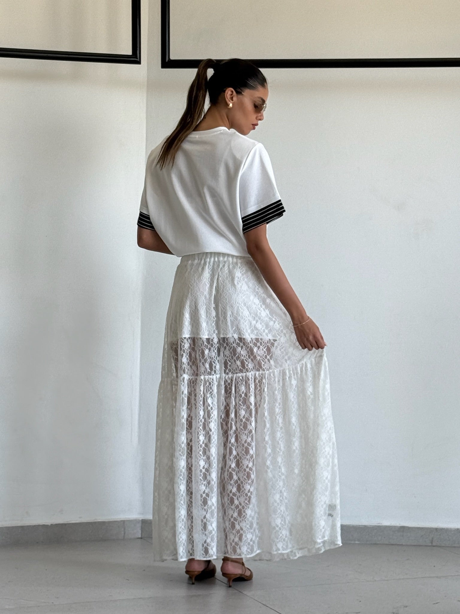 חצאית סאם לבן