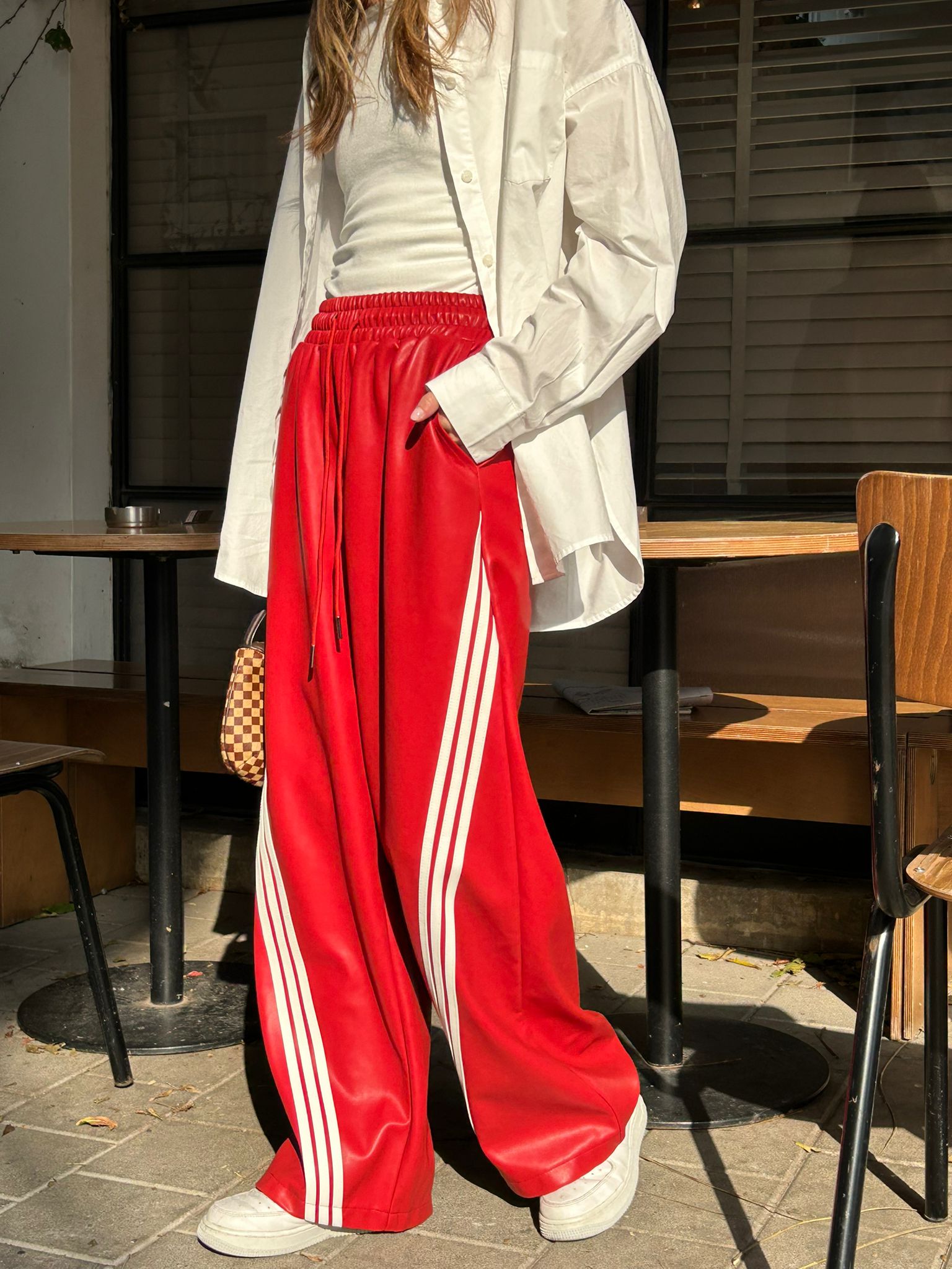 מכנס תאי דמוי עור אדום