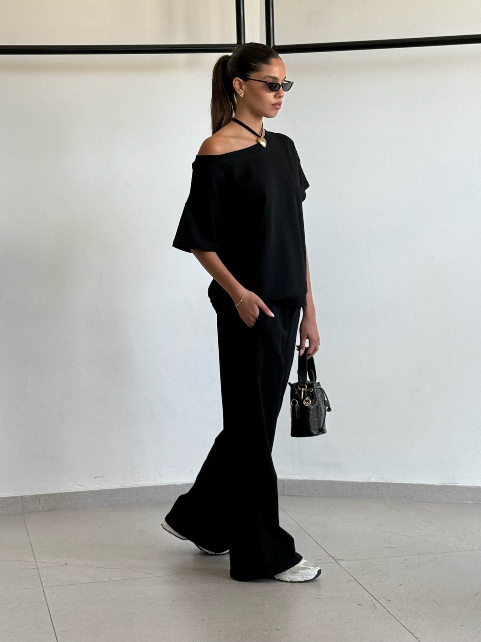 חליפת סול שחור