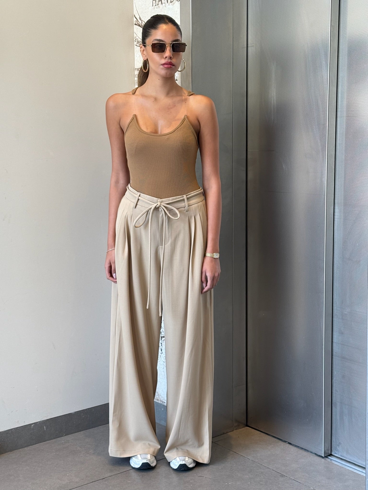 גופיית קלואה בג כהה