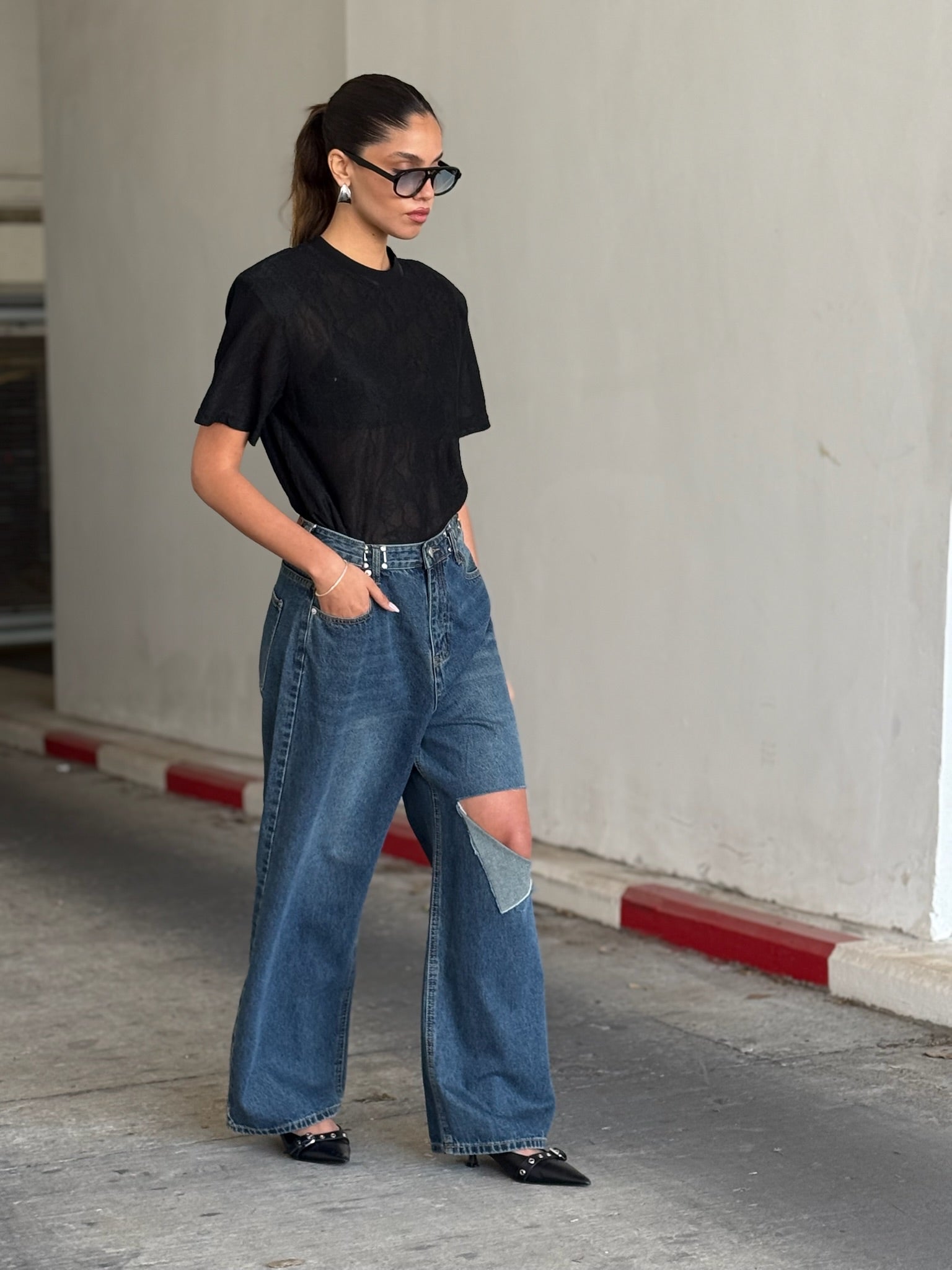 חולצת לירי תחרה שחור