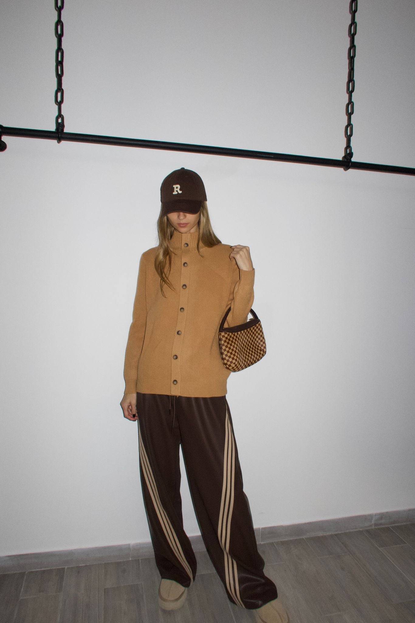 מכנס תאי דמוי עור חום