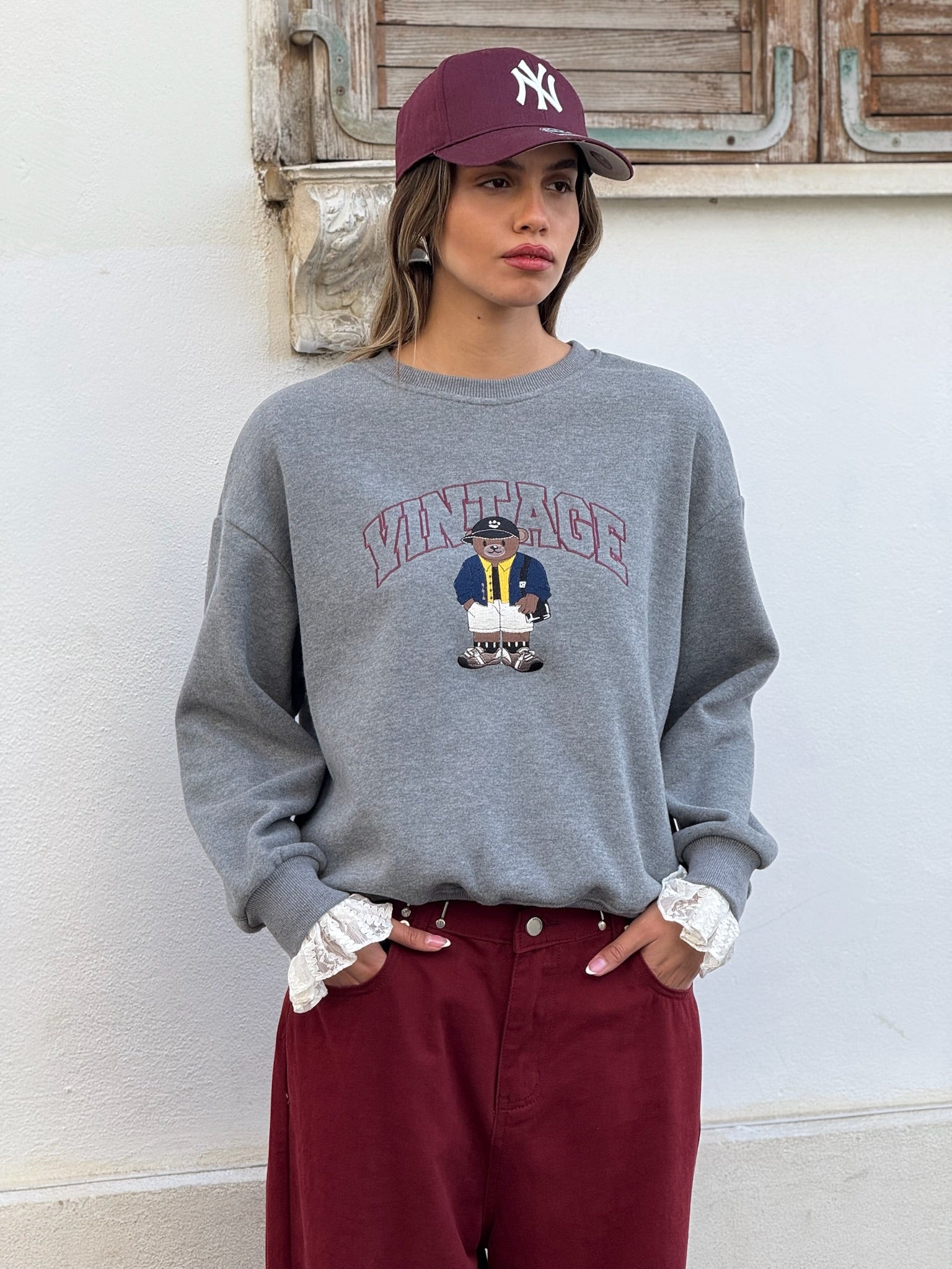 סווצר טום אפור