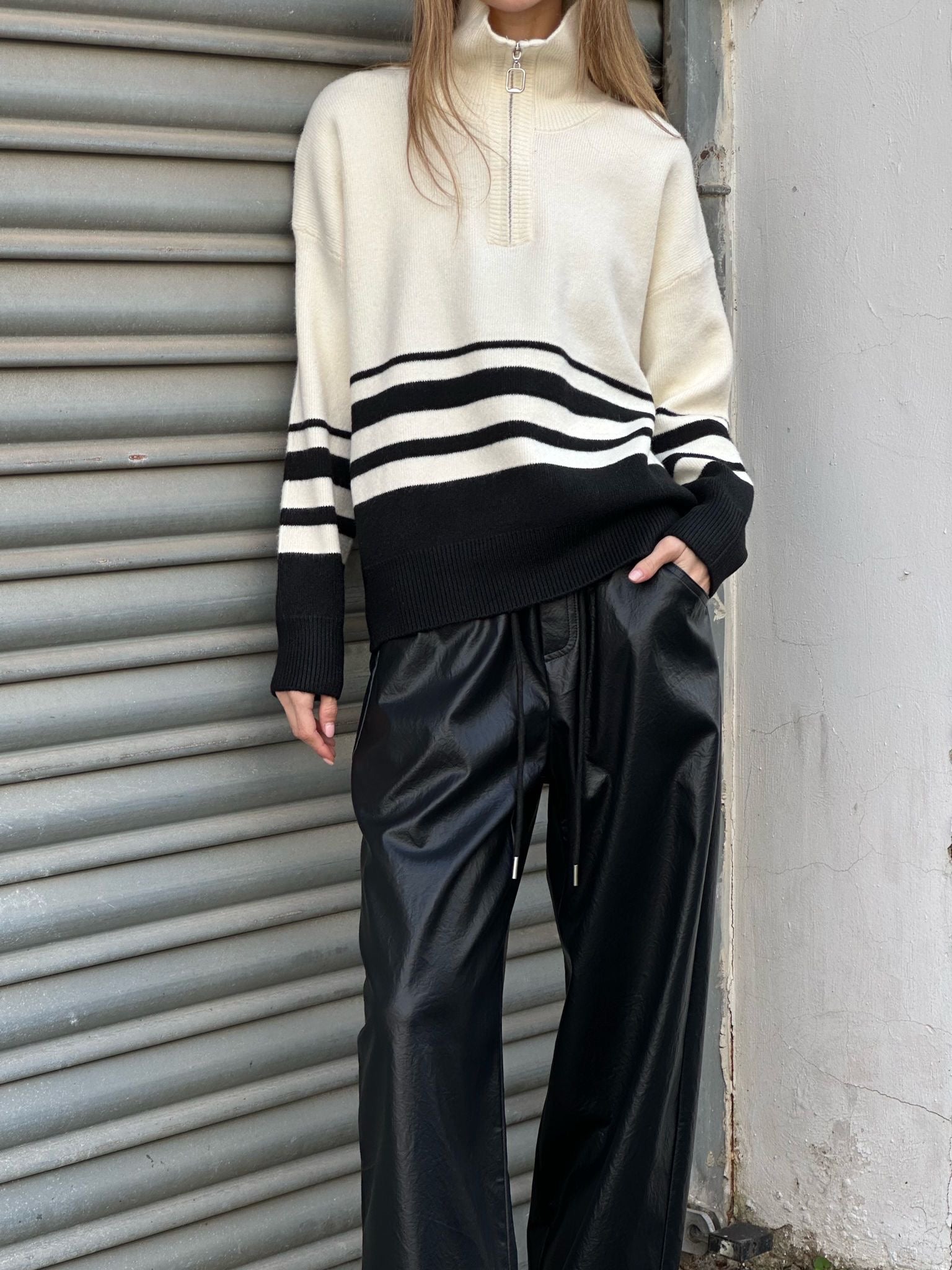 סריג אורן שמנת שחור