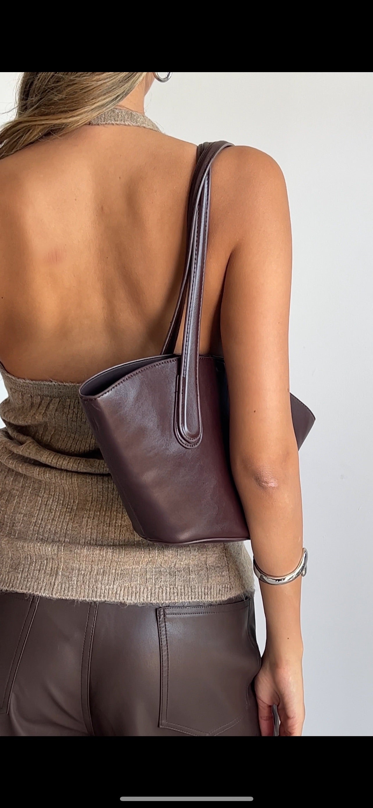 גופיית סריג קולר תאי בג