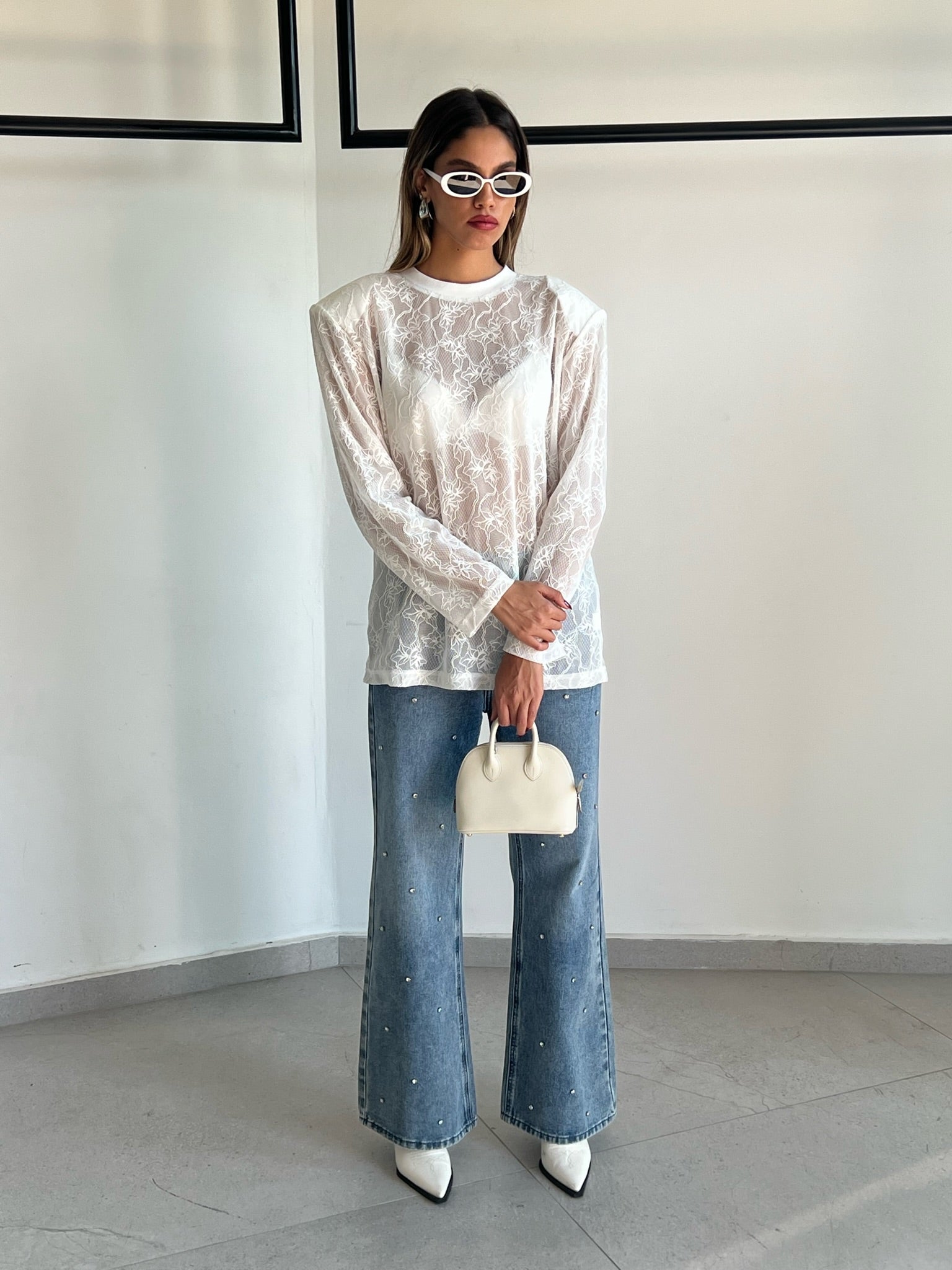 חולצת לייה תחרה לבן