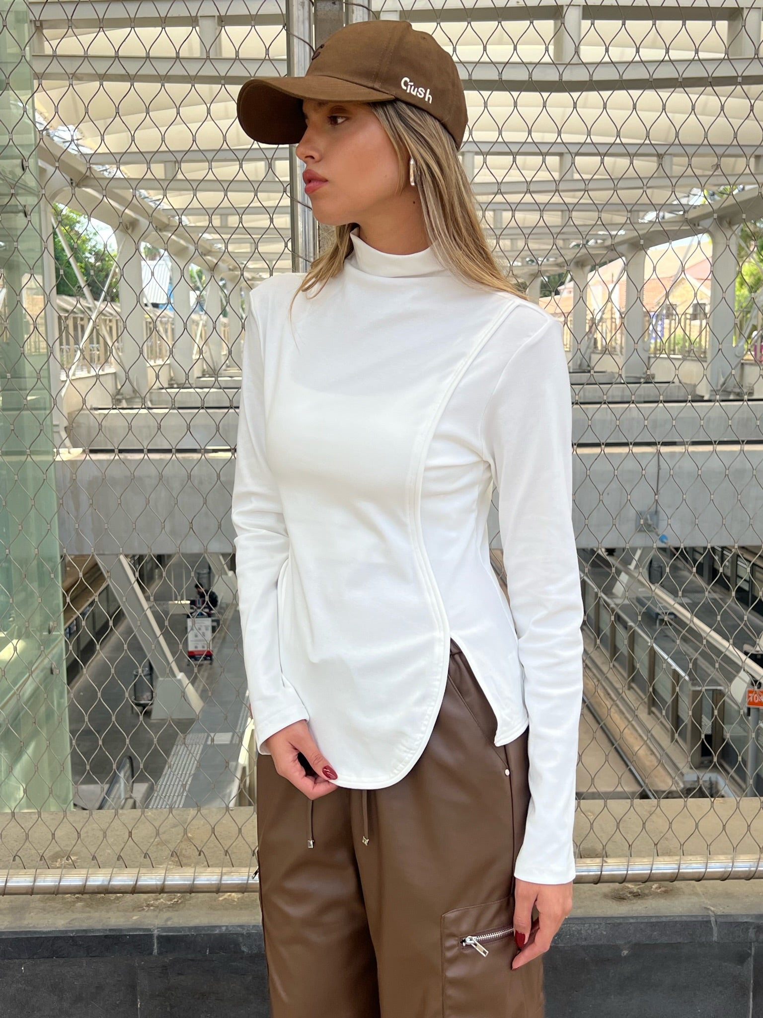 חולצת אביאור לבן