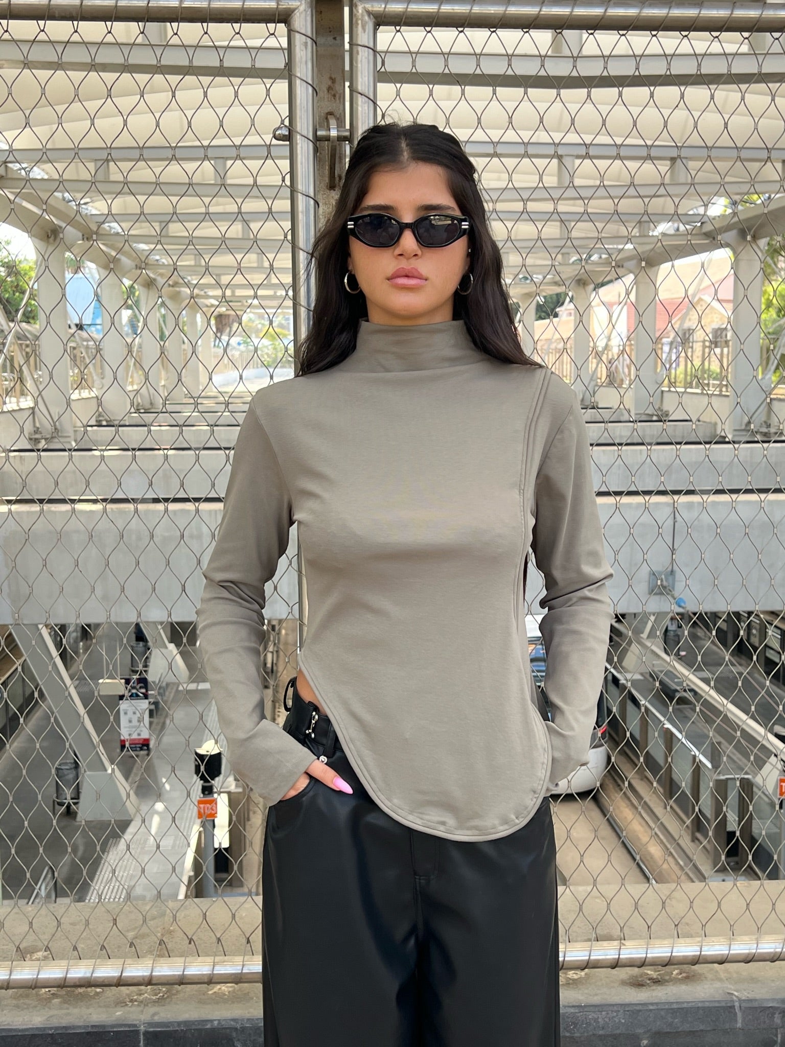 חולצת אביאור זית