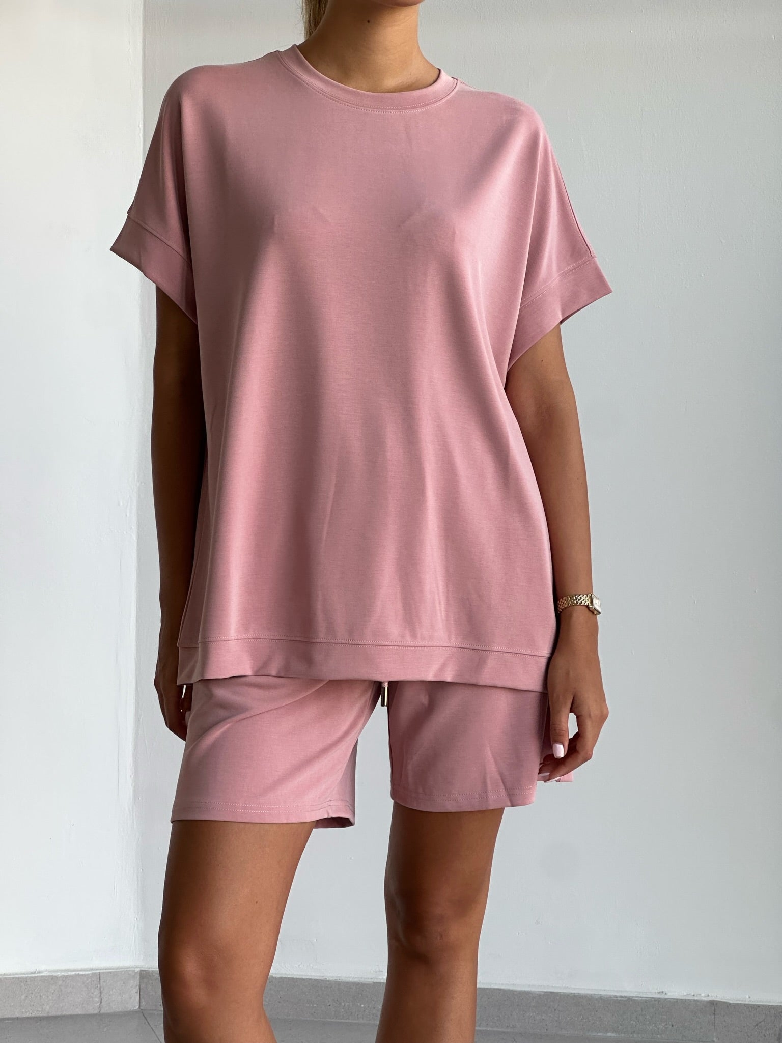 חליפת רונה ורוד