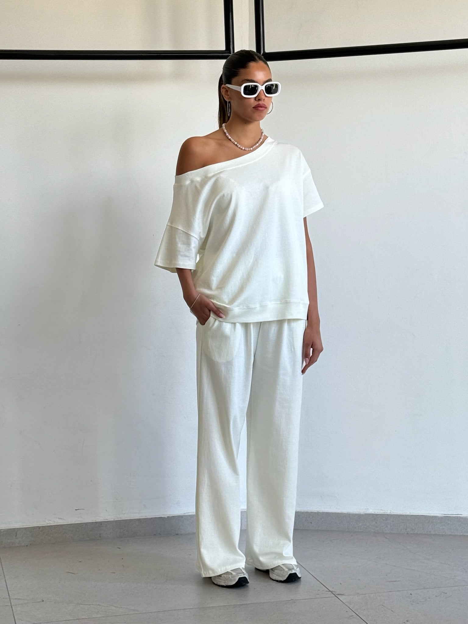 חליפת סול לבן