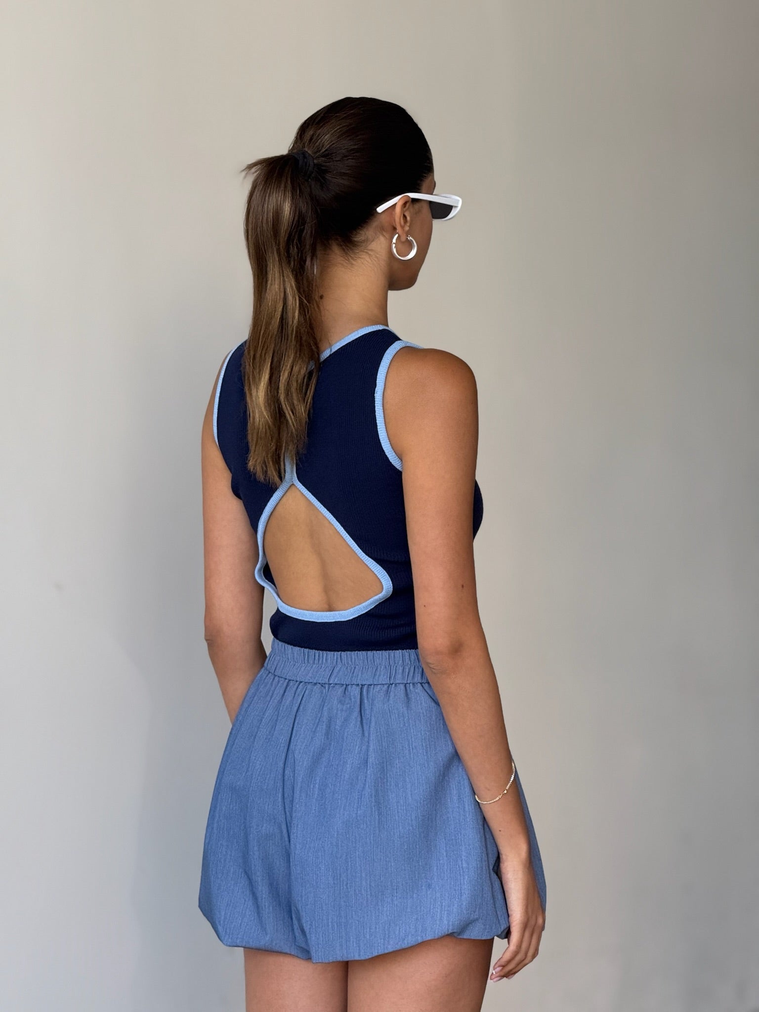 גופיית איב כחול