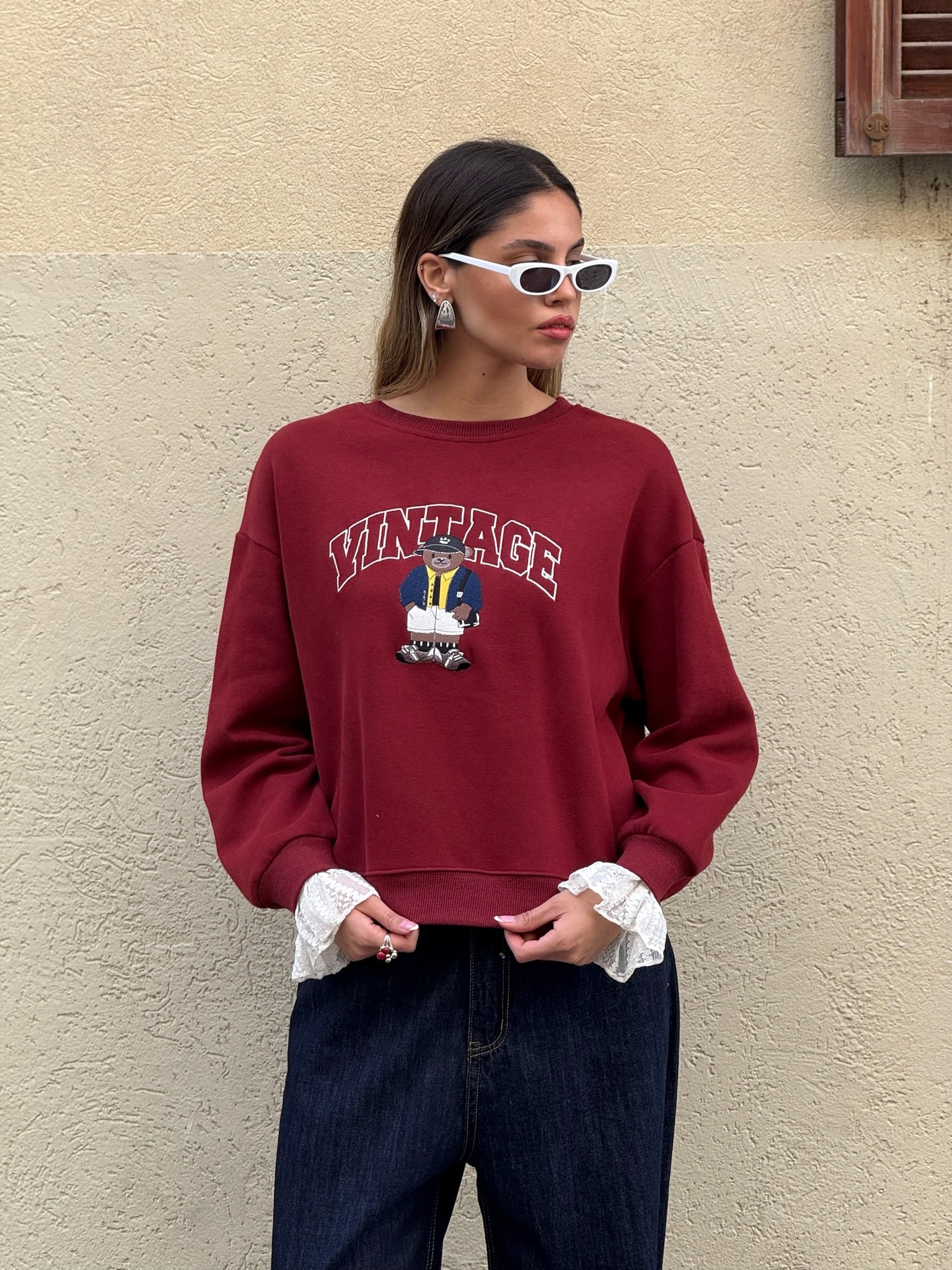 סווצר טום אדום