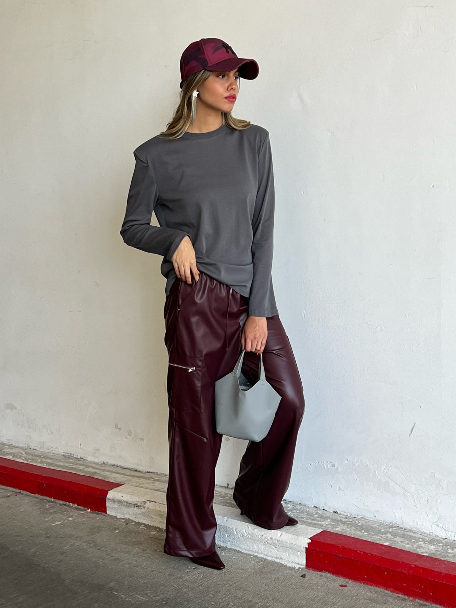 מכנס יהלי דמוי עור בורדו