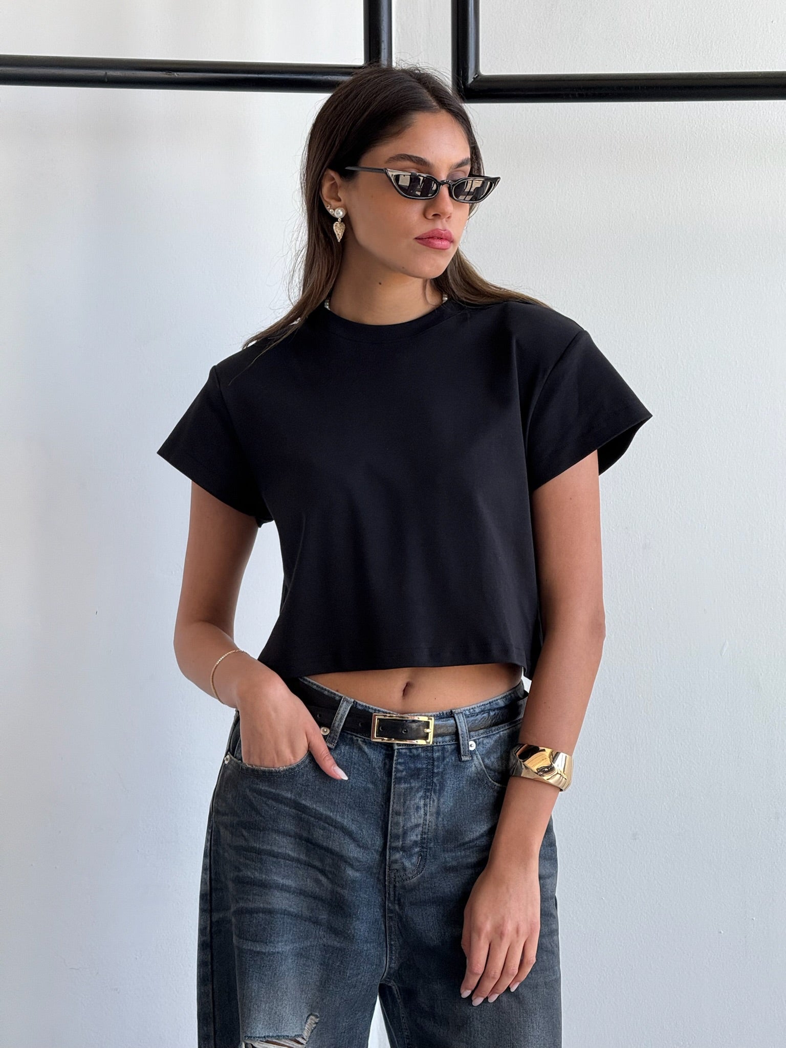 חולצת בילי שחור