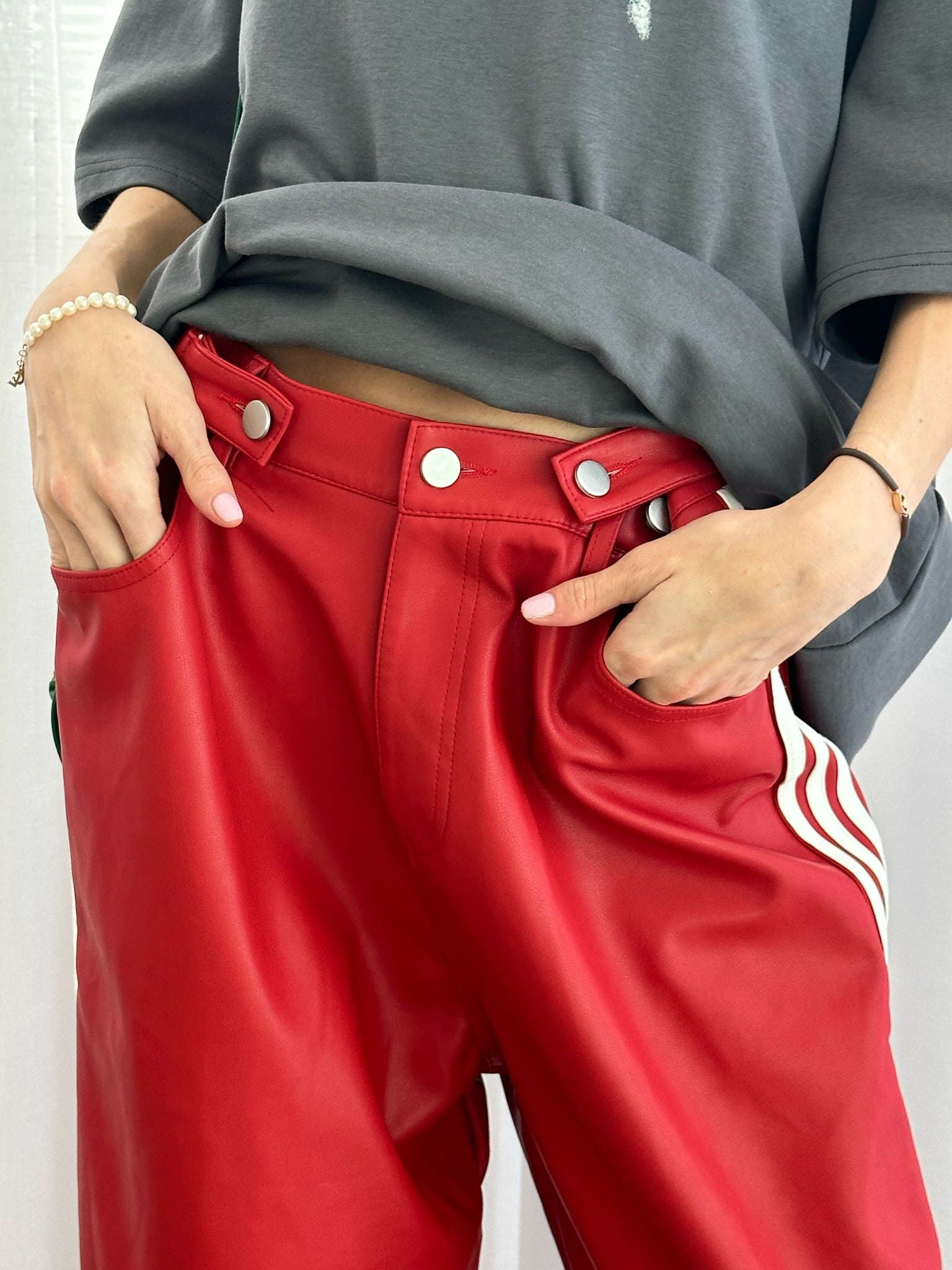 מכנס דמוי עור לורן אדום