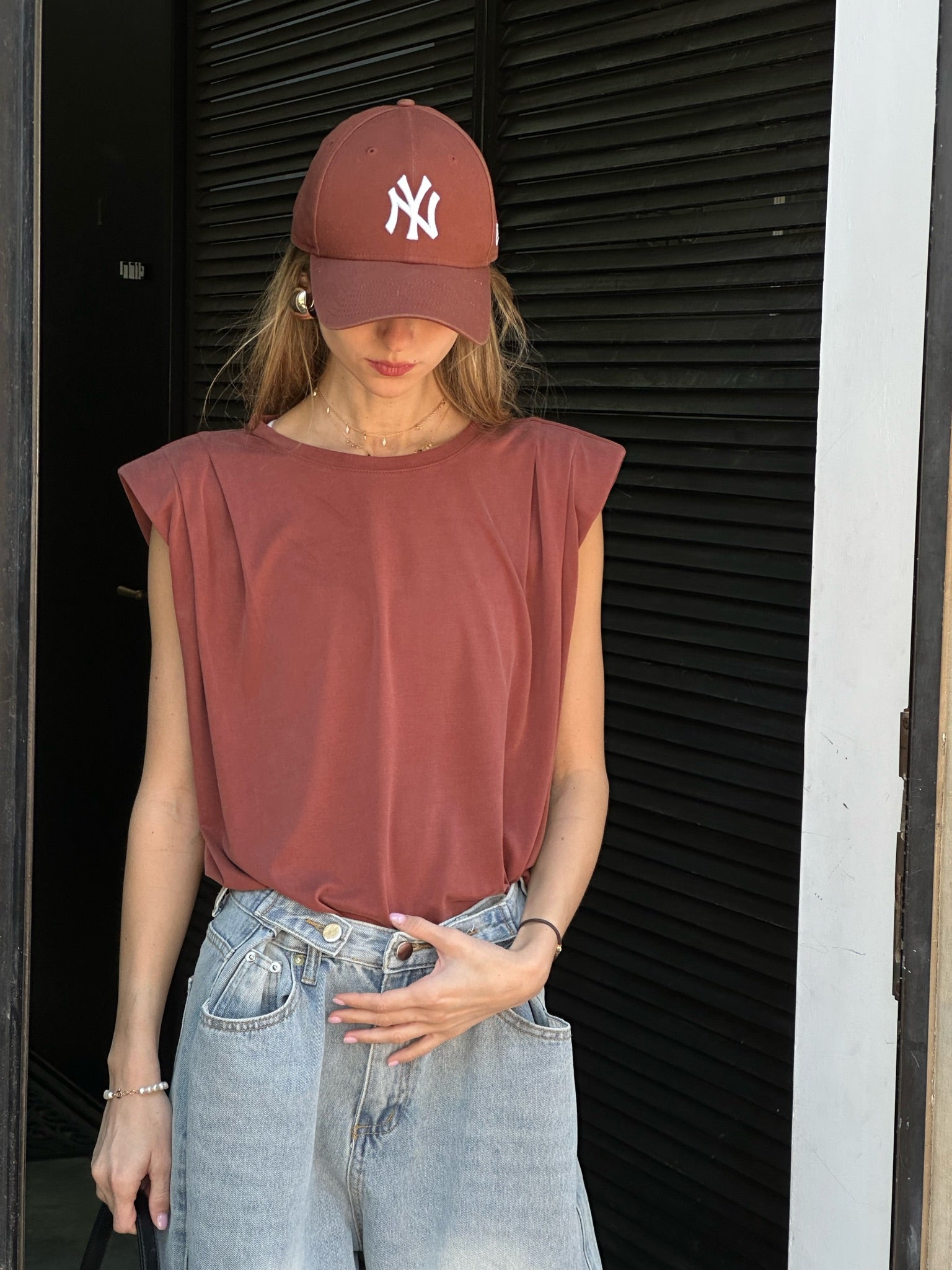 חולצת ניב בריק