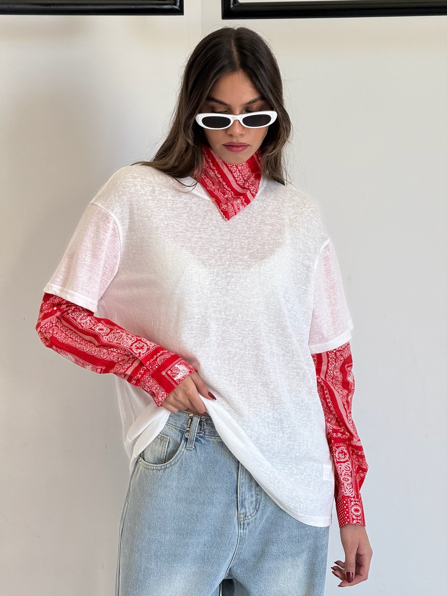 חולצת לואיז לבן אדום