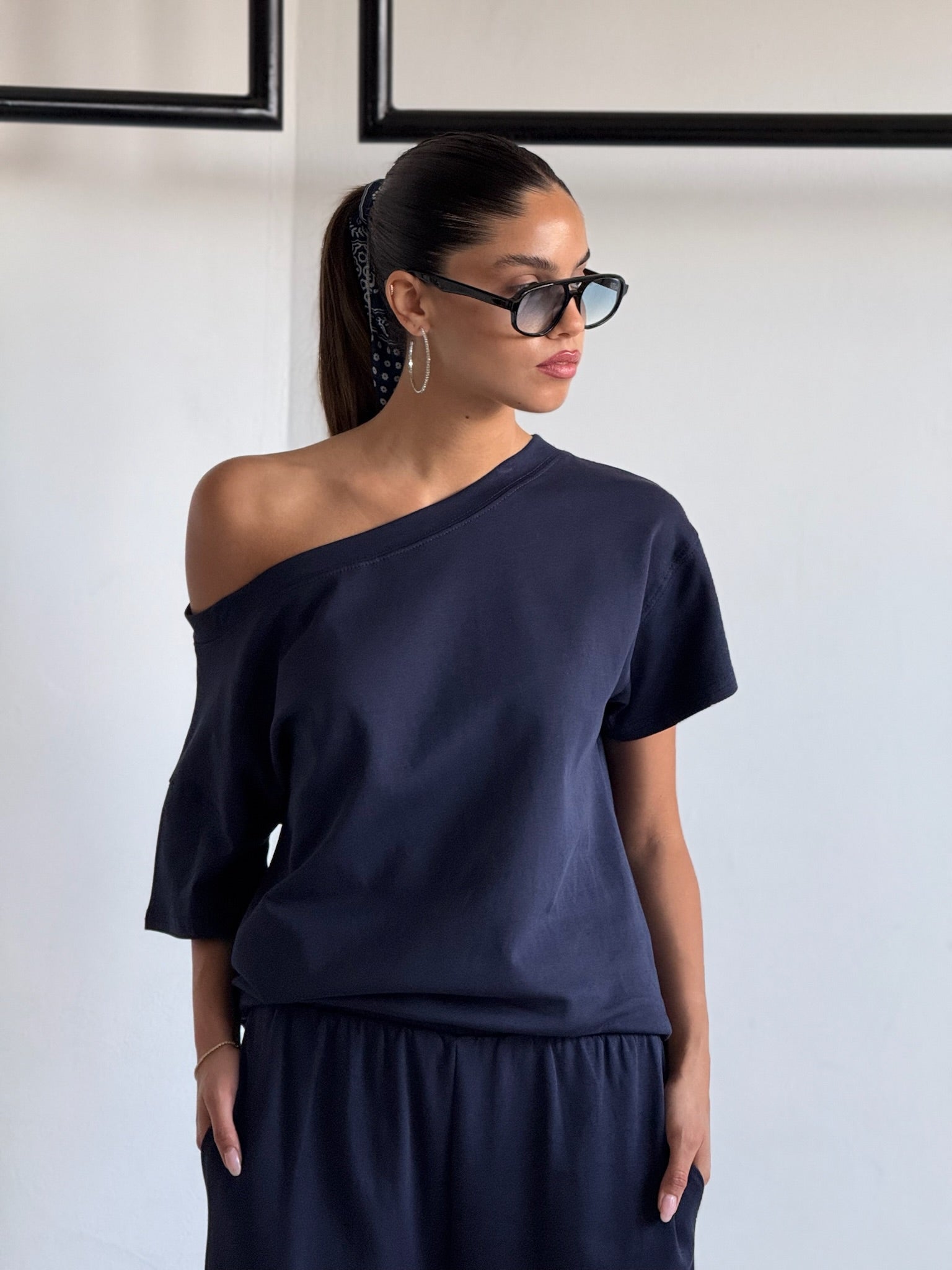 חליפת סול כחול כהה