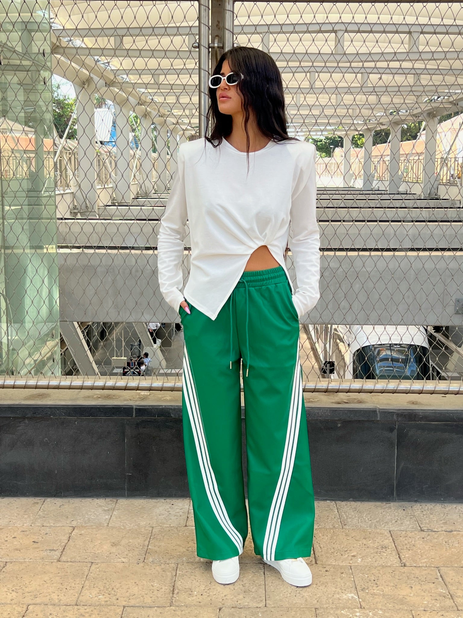 מכנס תאי דמוי עור ירוק