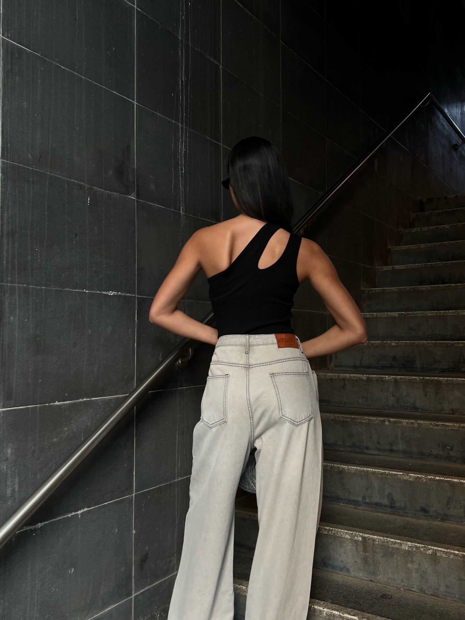 גופיית גפן שחור