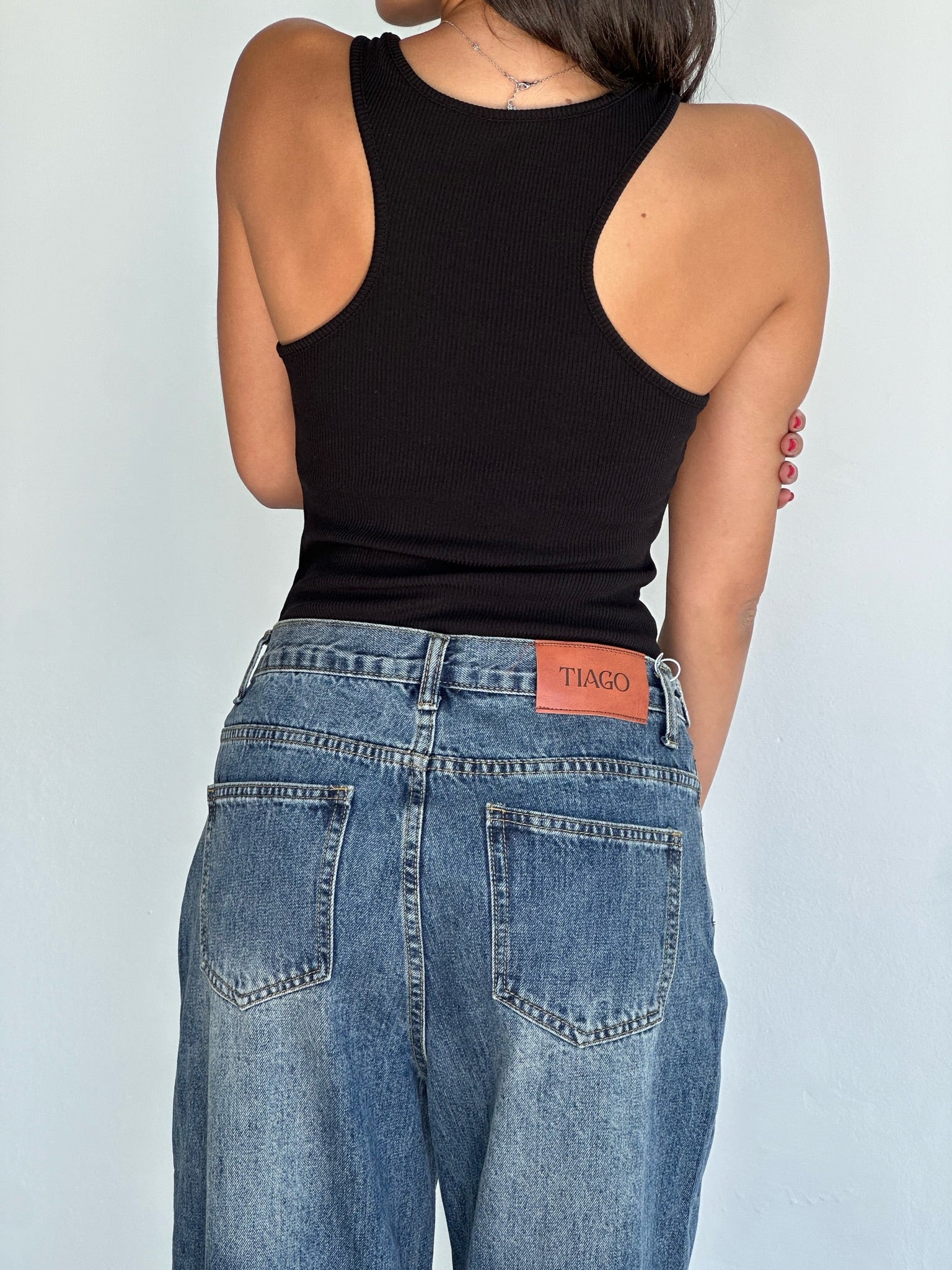 גופיית קלואה שחור