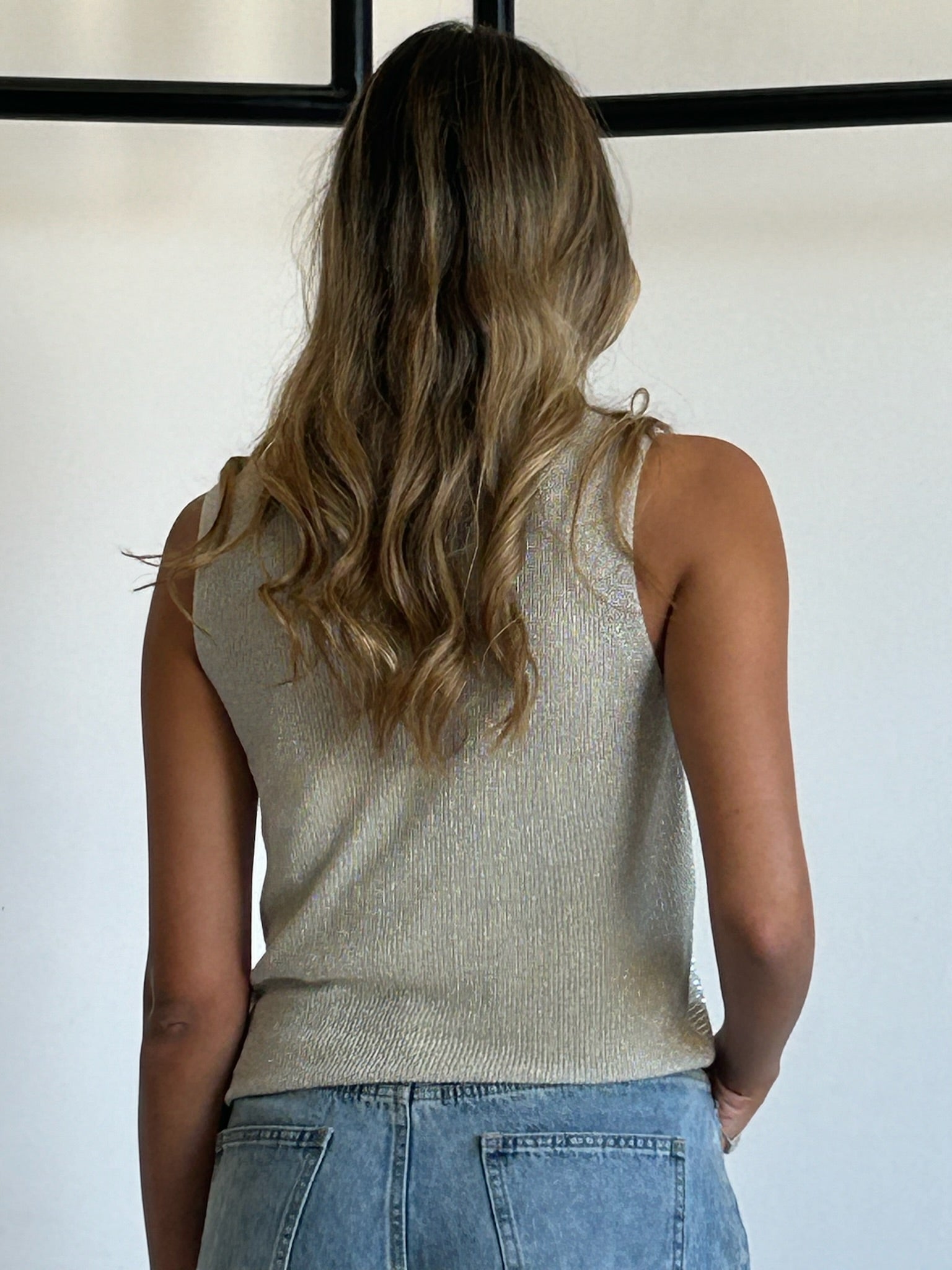 גופיית לוריאה זהב