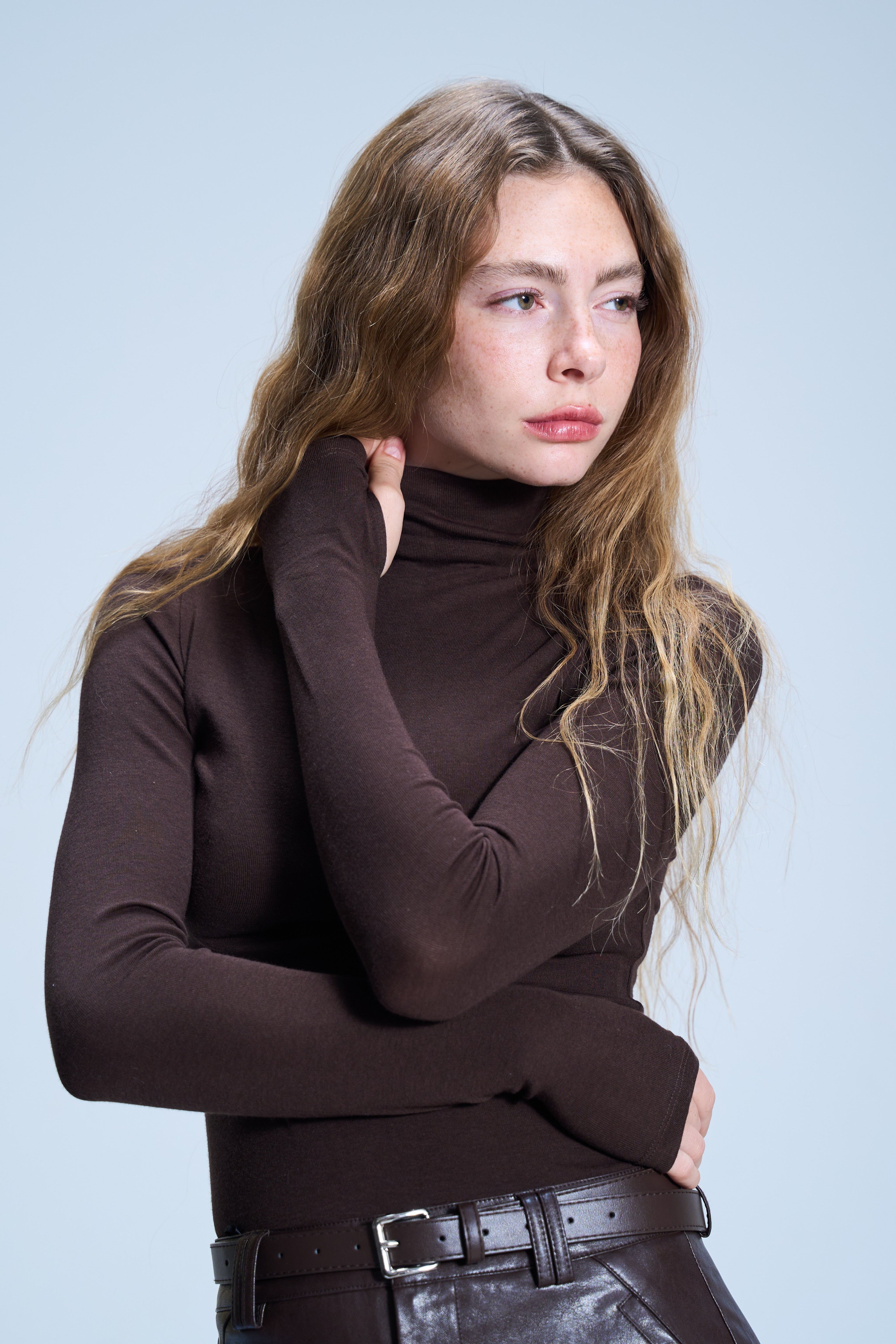 חולצת גולף טוני חום