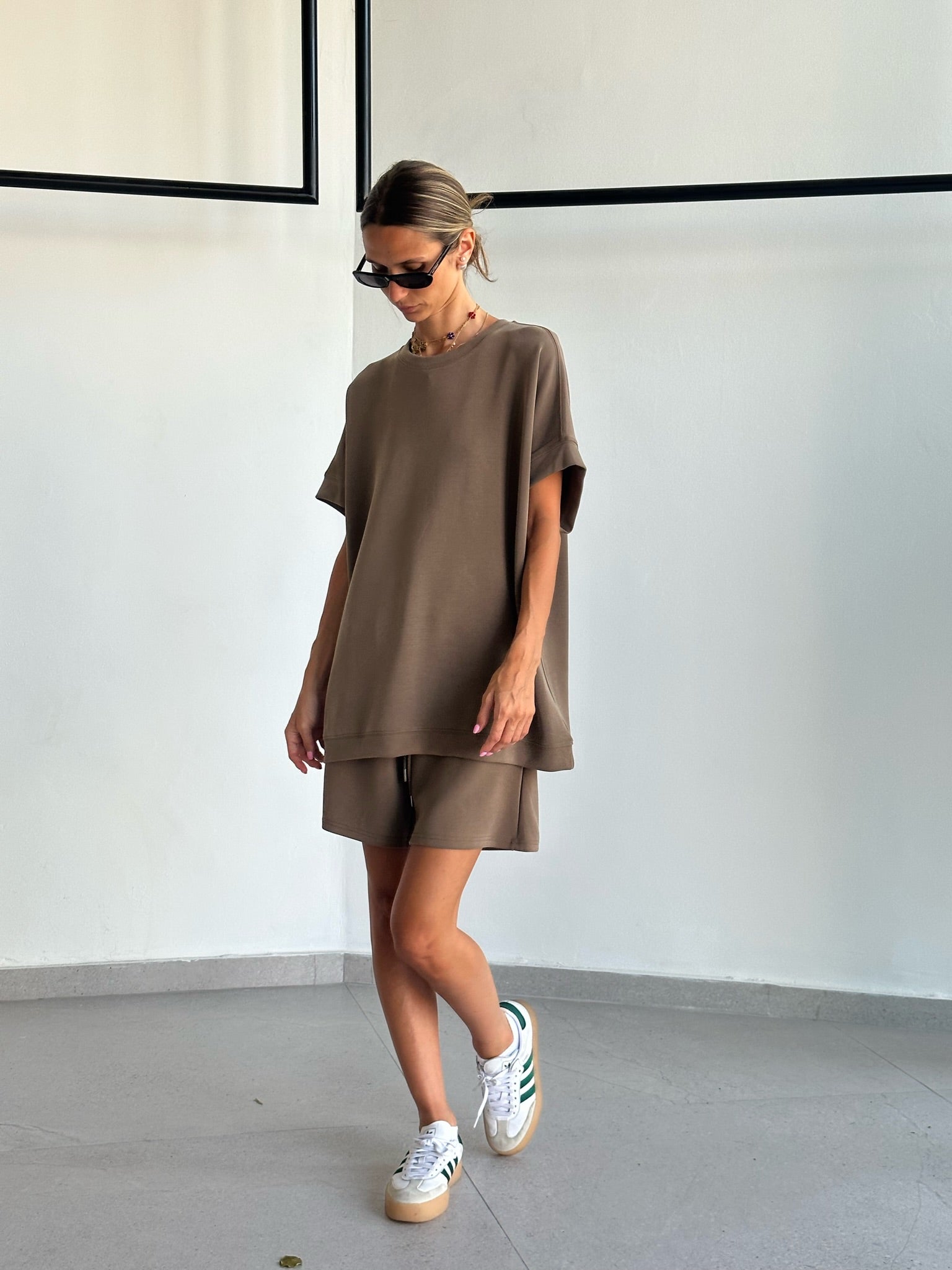 חליפת רונה חום