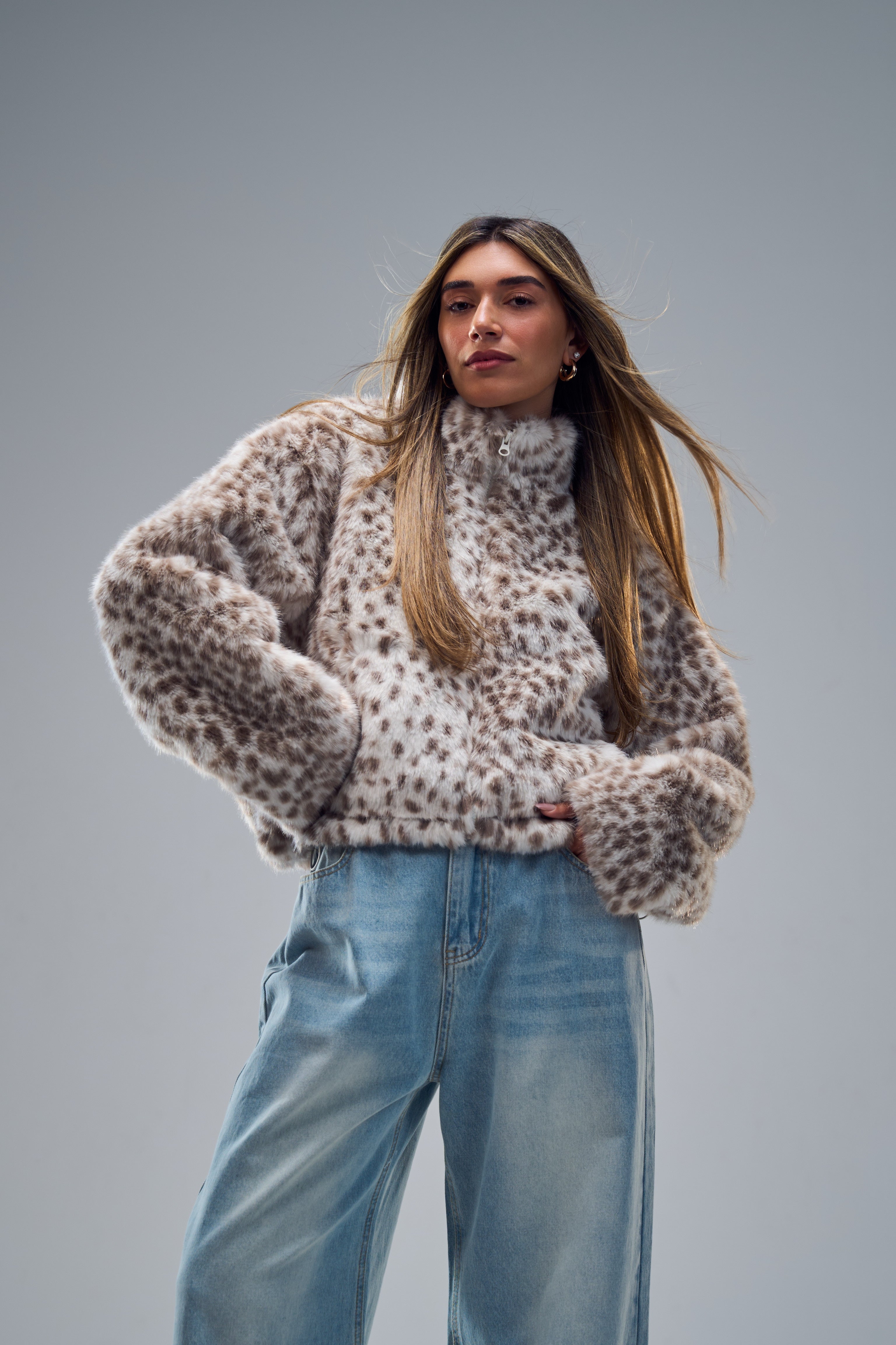 מעיל ברוק לבן