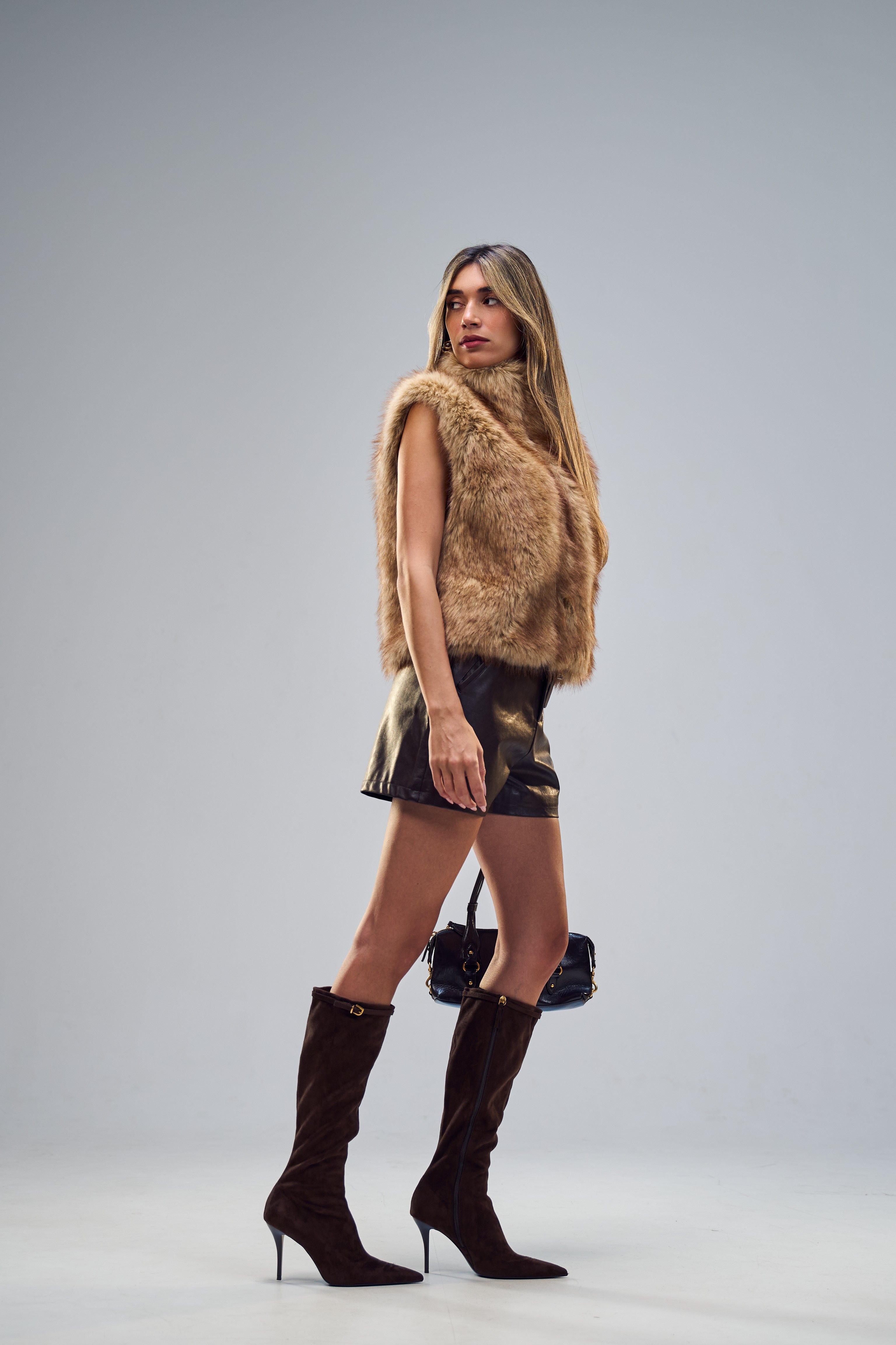 וסט לואיזה קאמל