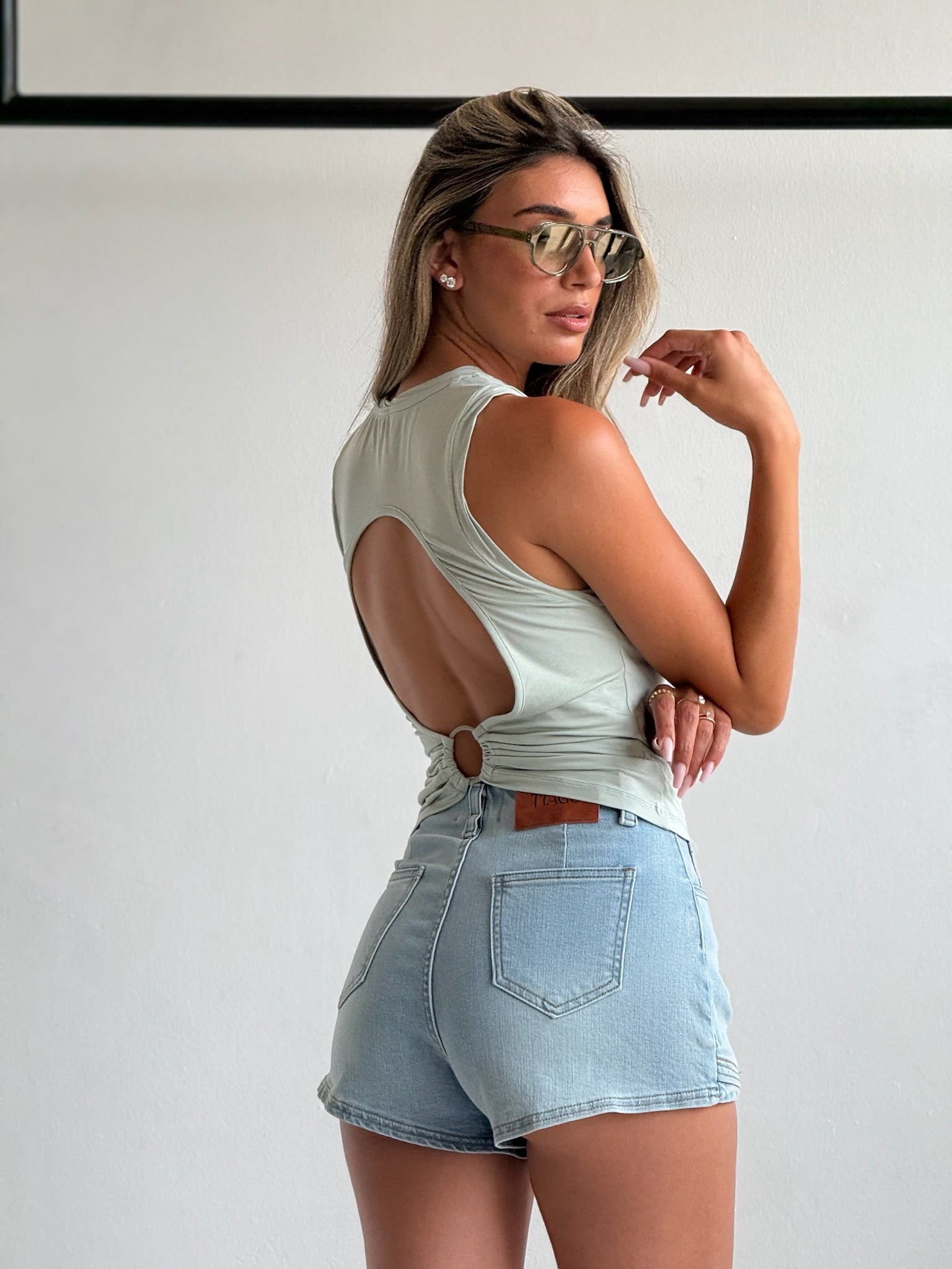 גופיית לאיה