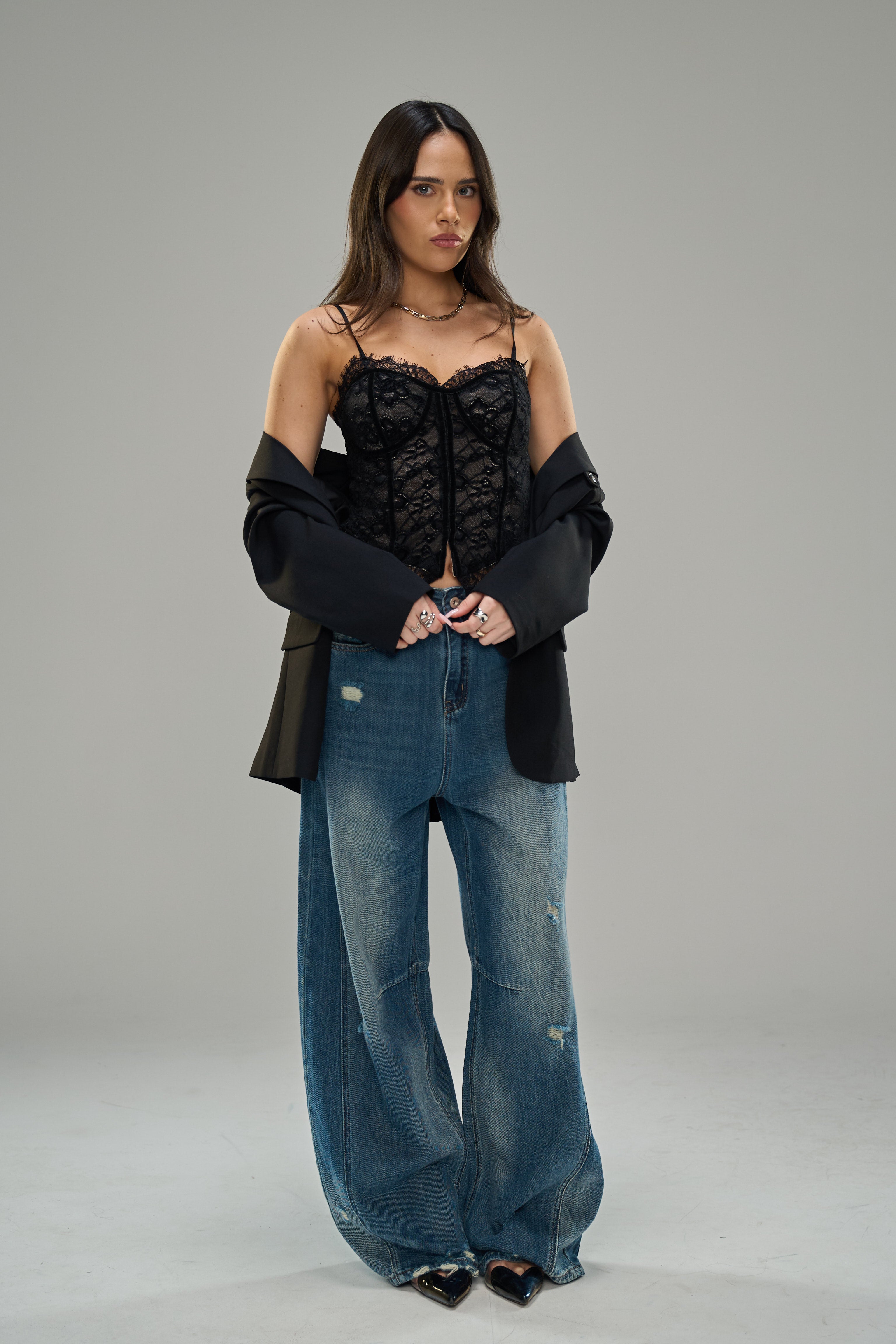 טופ לייסי שחור