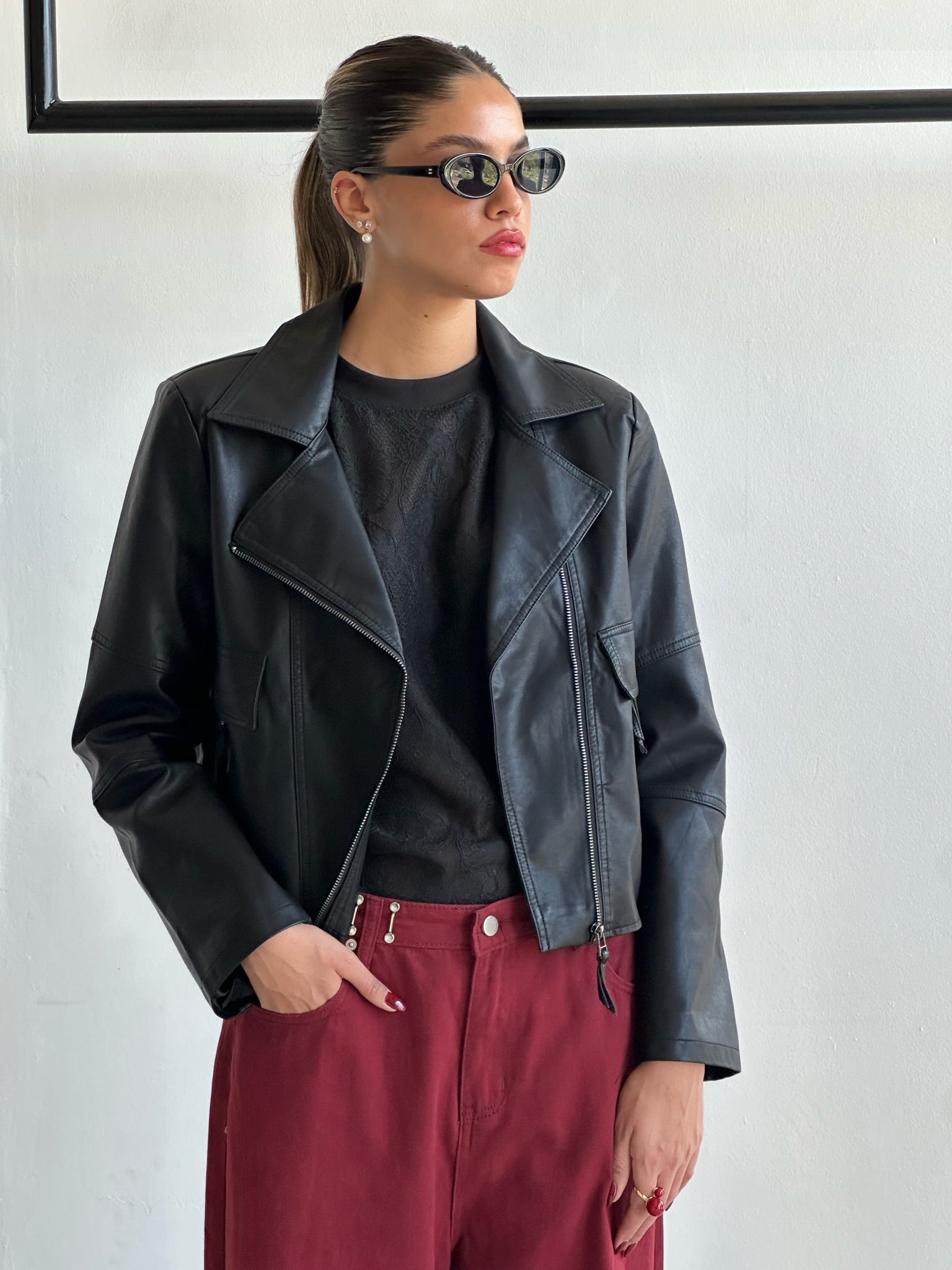 ג׳קט אוליביה דמוי עור שחור