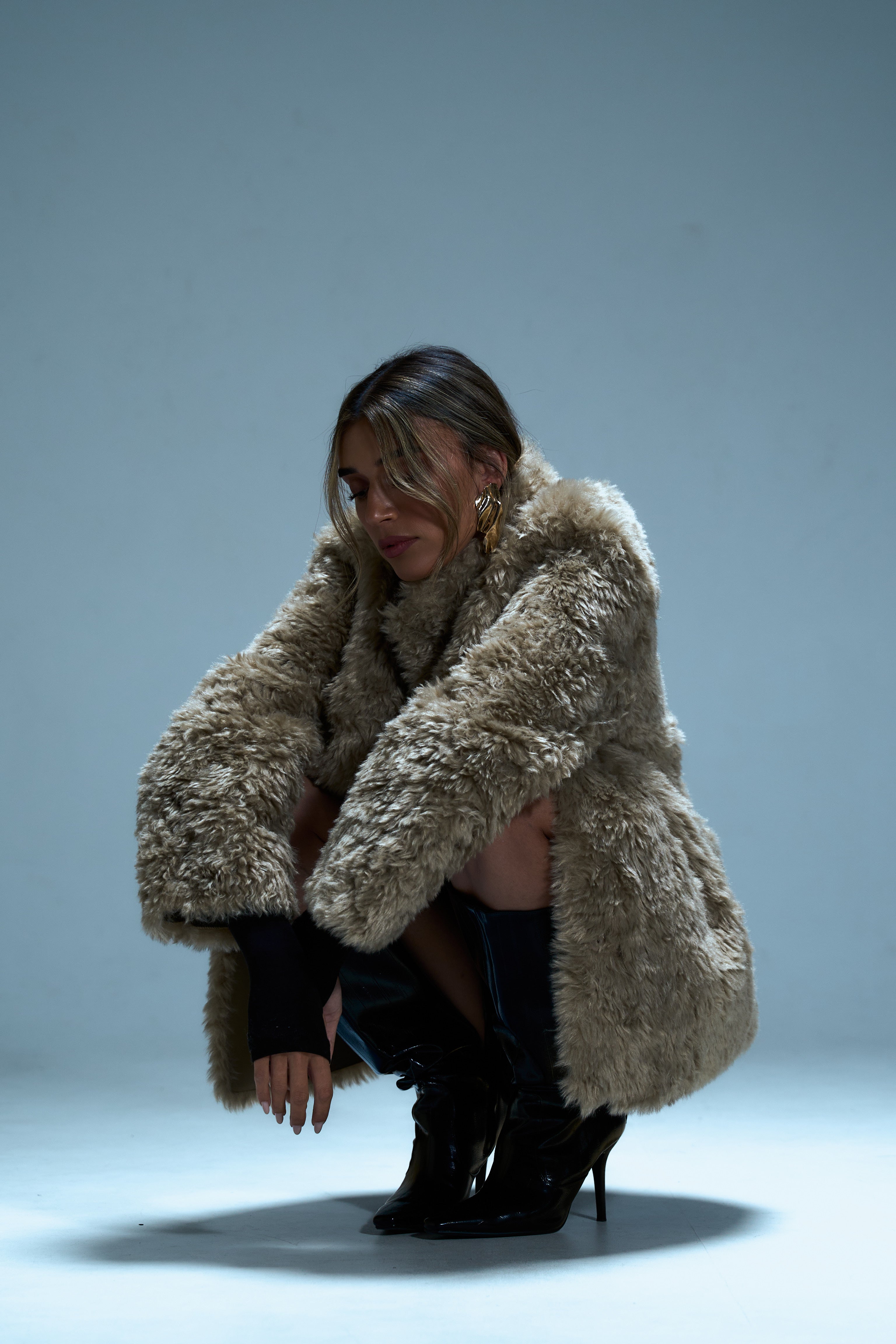 מעיל לביא דבש