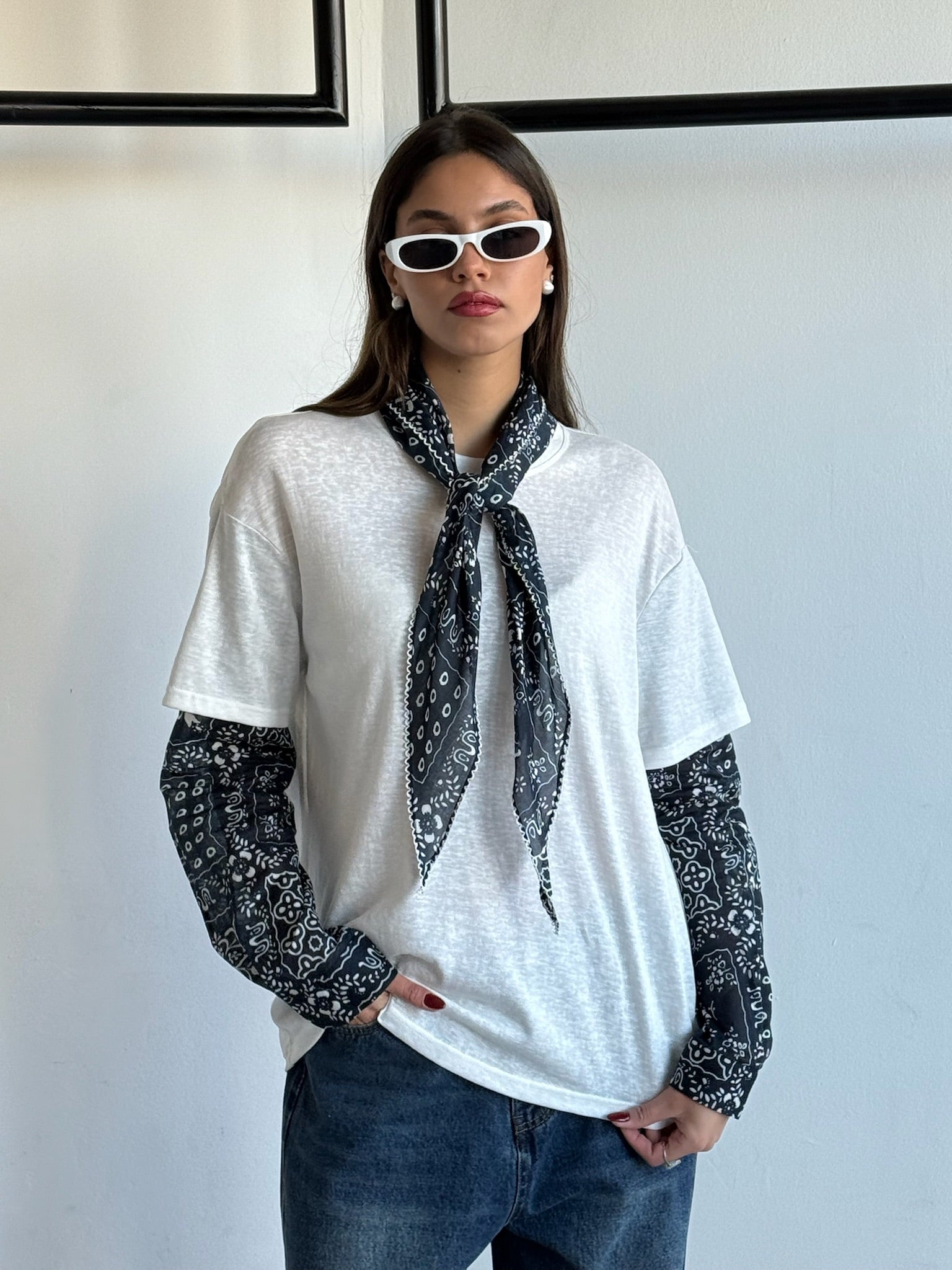 חולצת לואיז לבן כחול