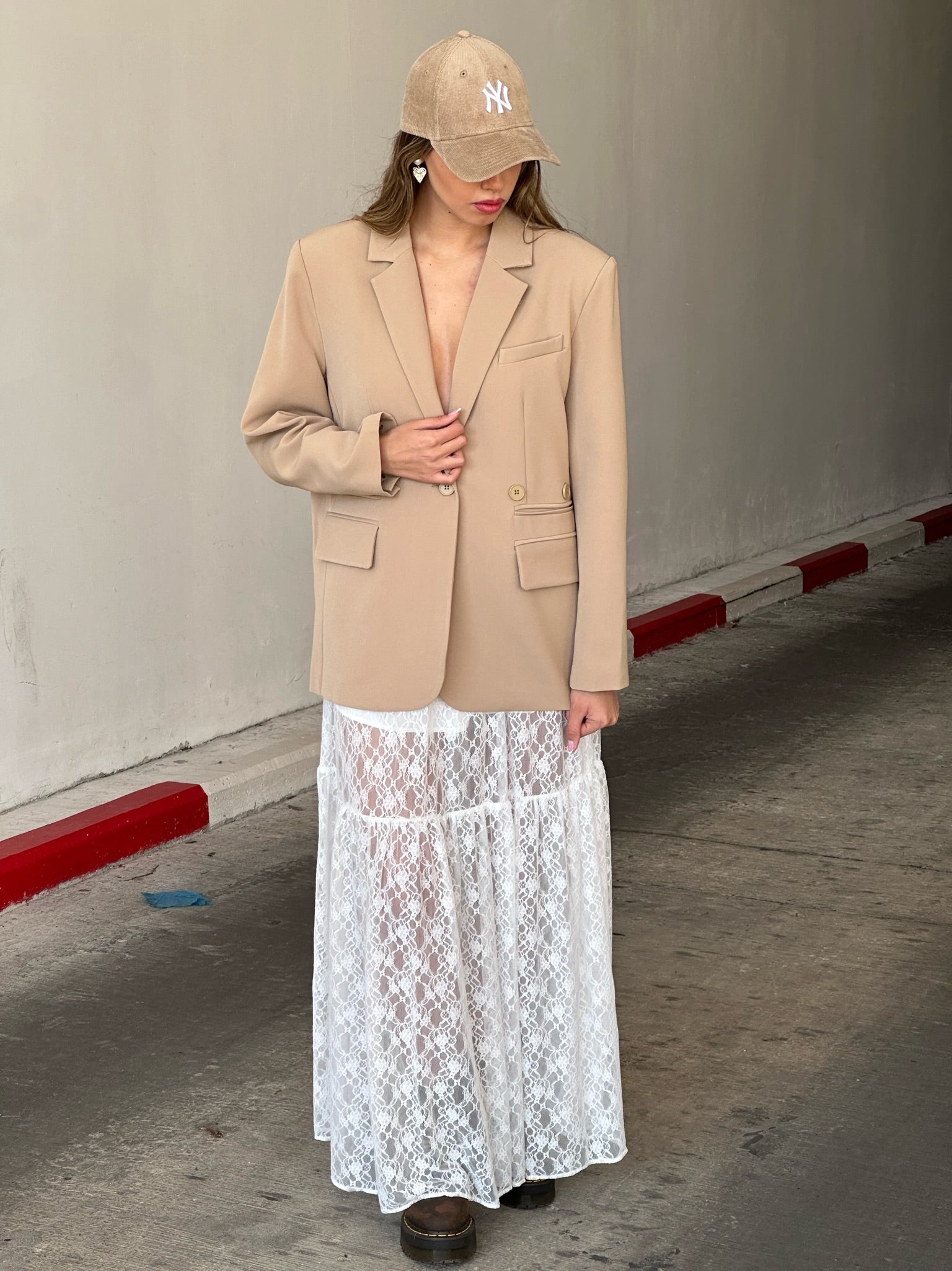 חצאית סאם לבן