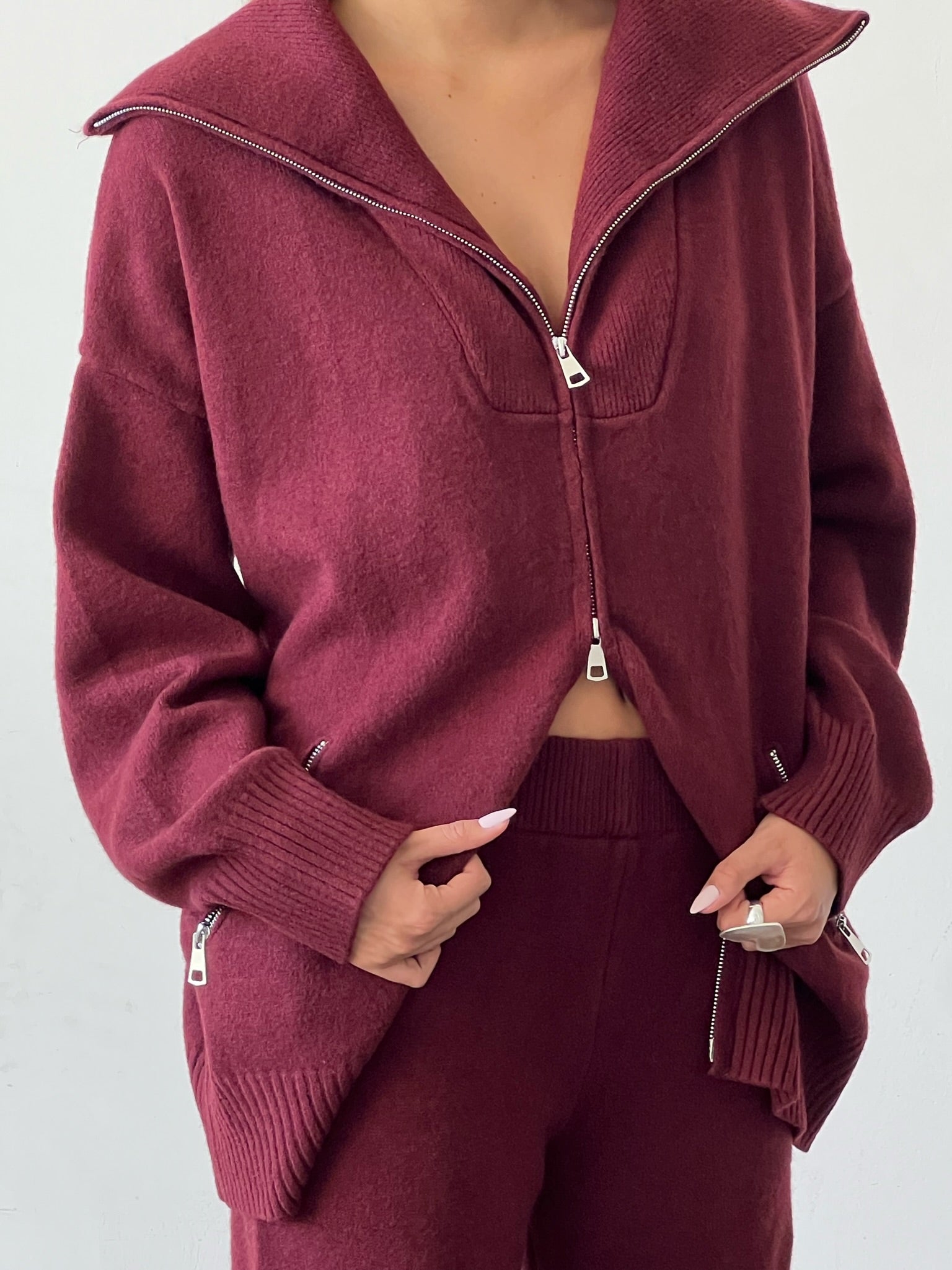 חליפת סריג היילי בורדו