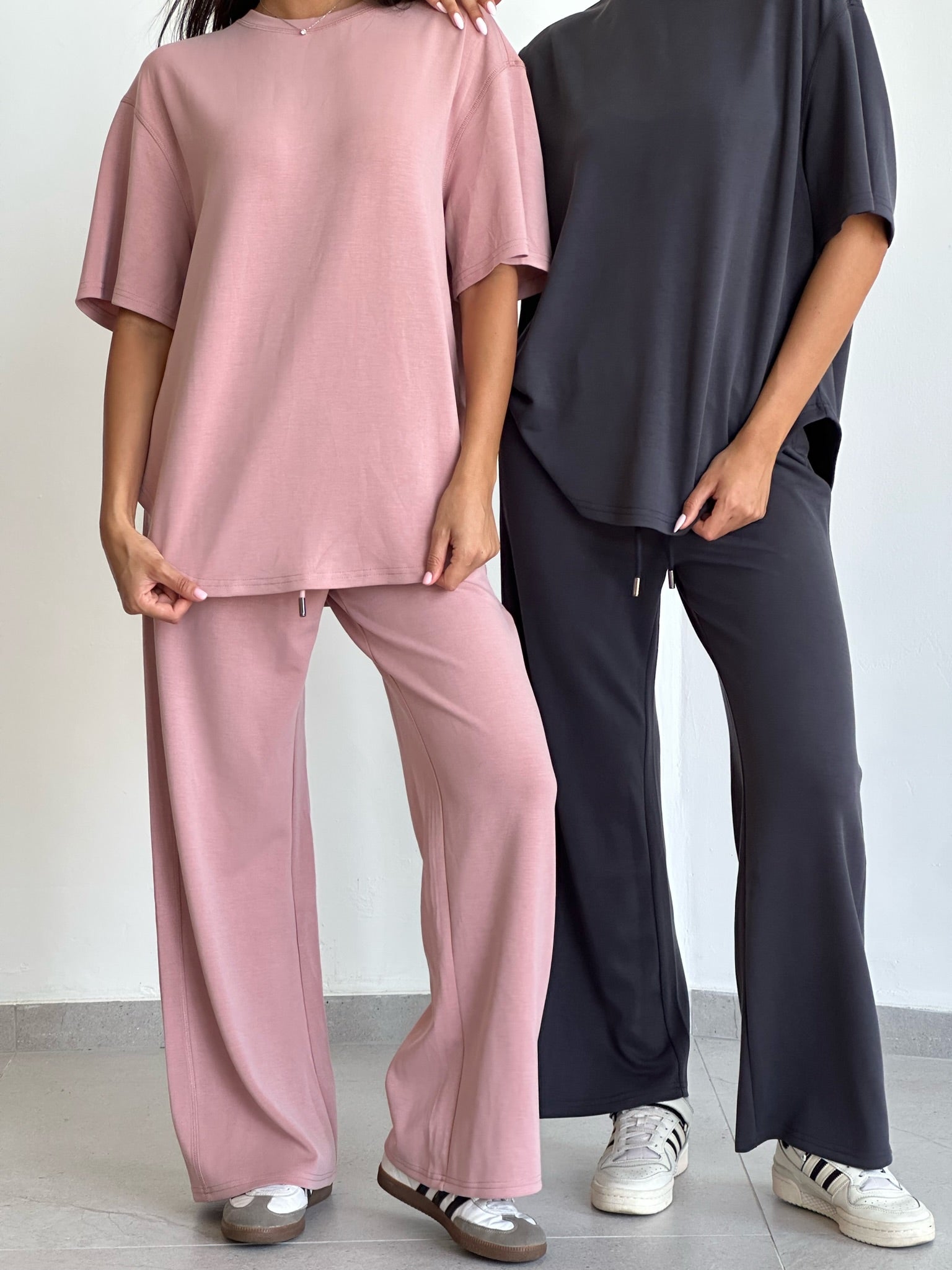 חליפת אורי אפור כהה